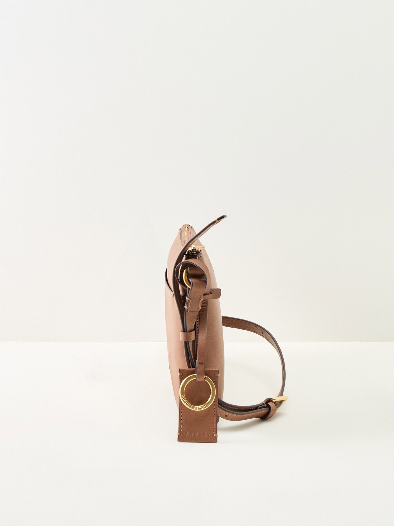 Pockets Medium Zip Top Crossbody Bag Tan