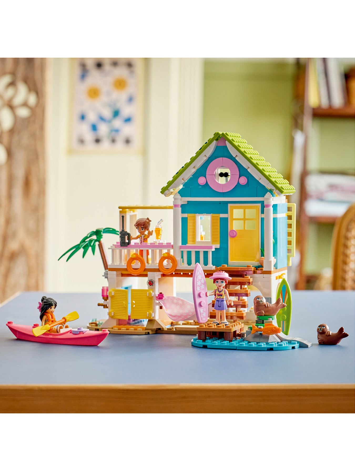 Friends Beach House with Seals Set 42699