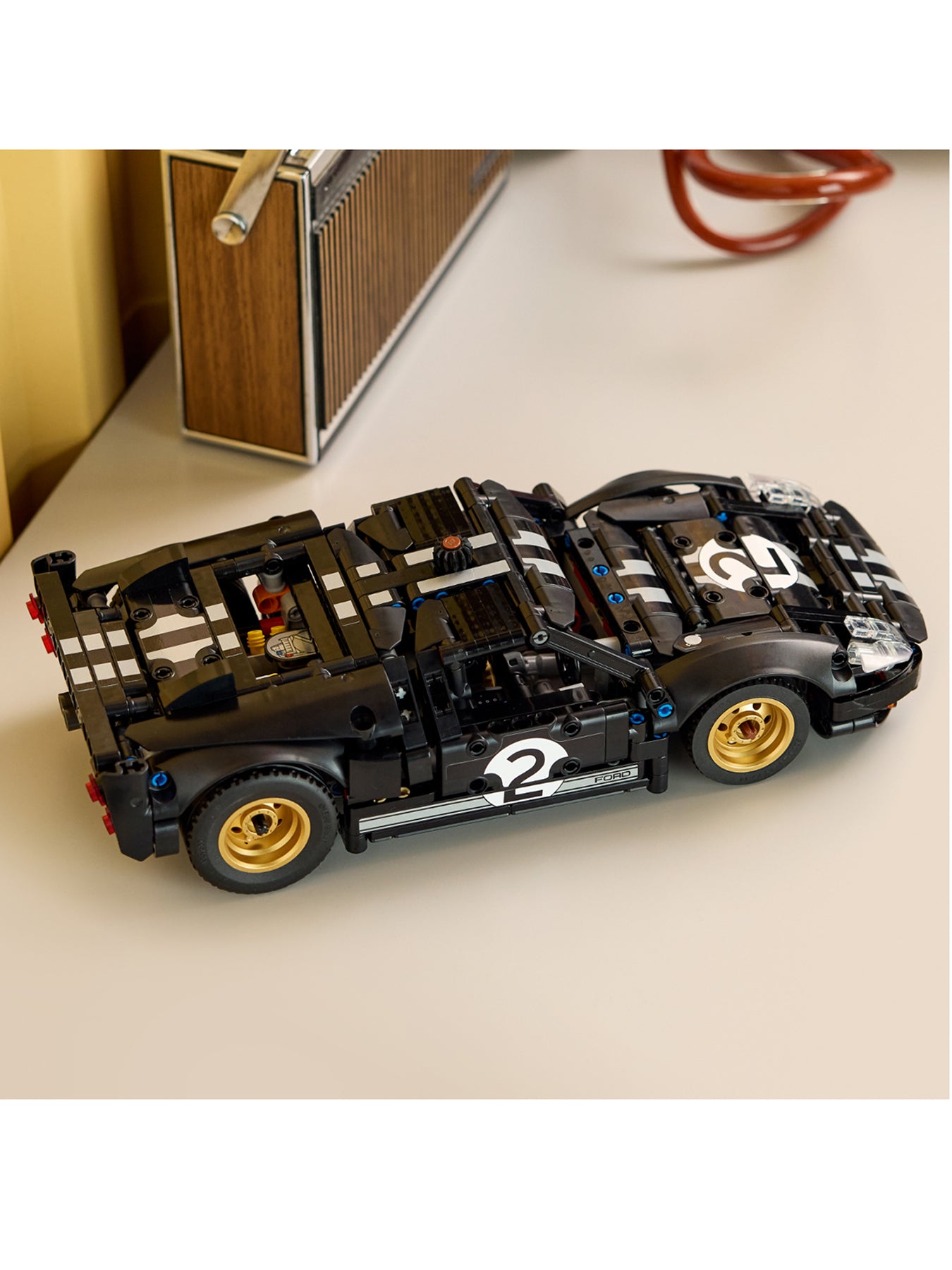 Technic 1966 Ford GT40 MKII Race Car 42223