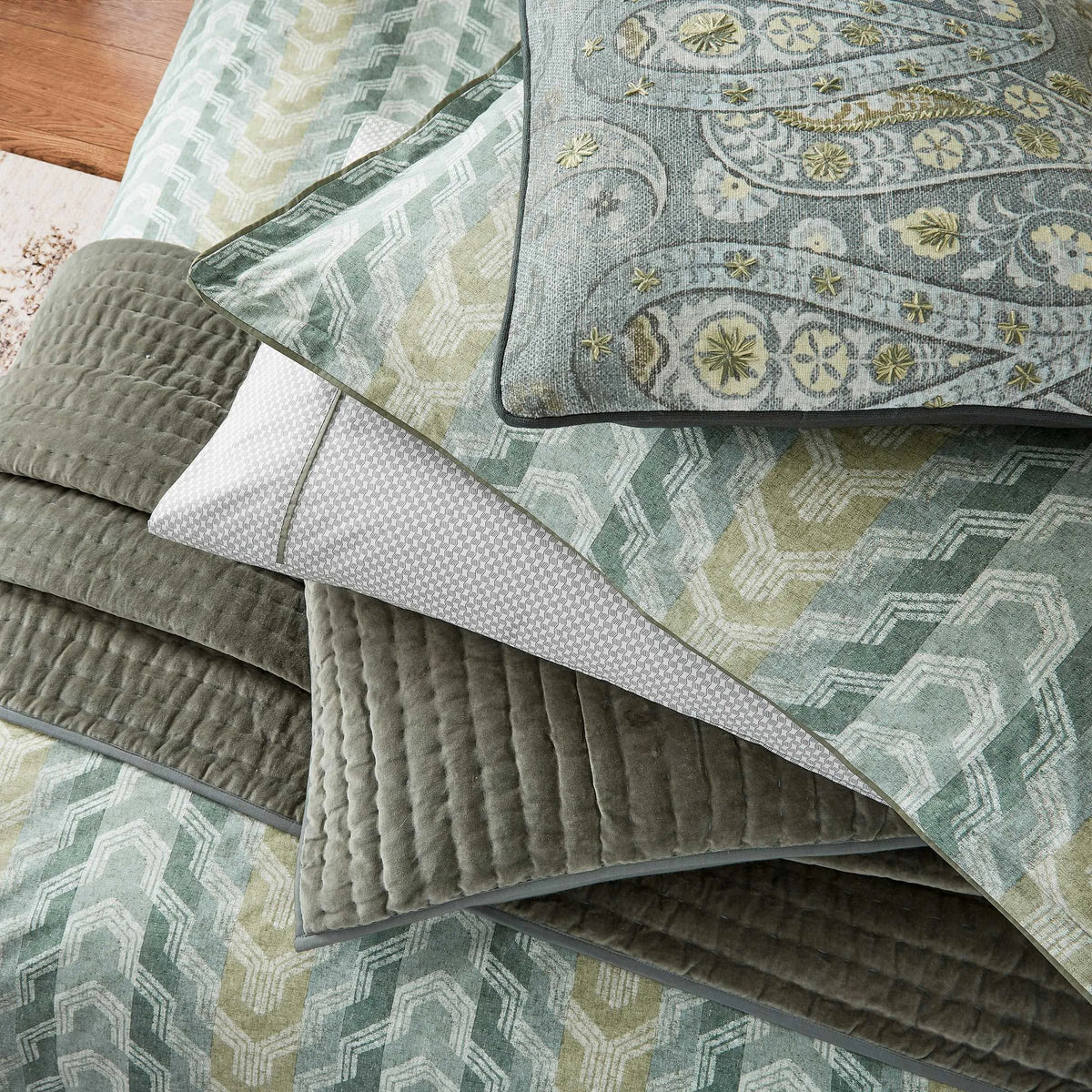 Reya Standard Pillowcase Pair Green