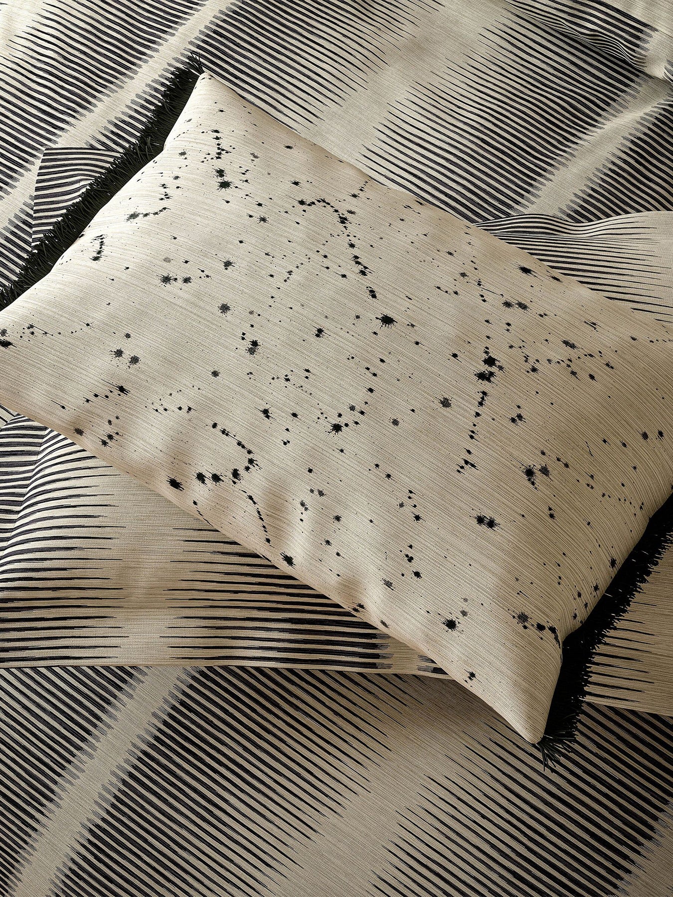 Chaco Duvet Cover Set Charcoal