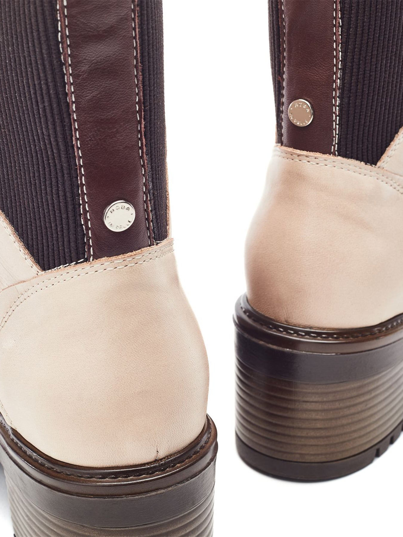 Omura Soft-Structured Boots Neutral