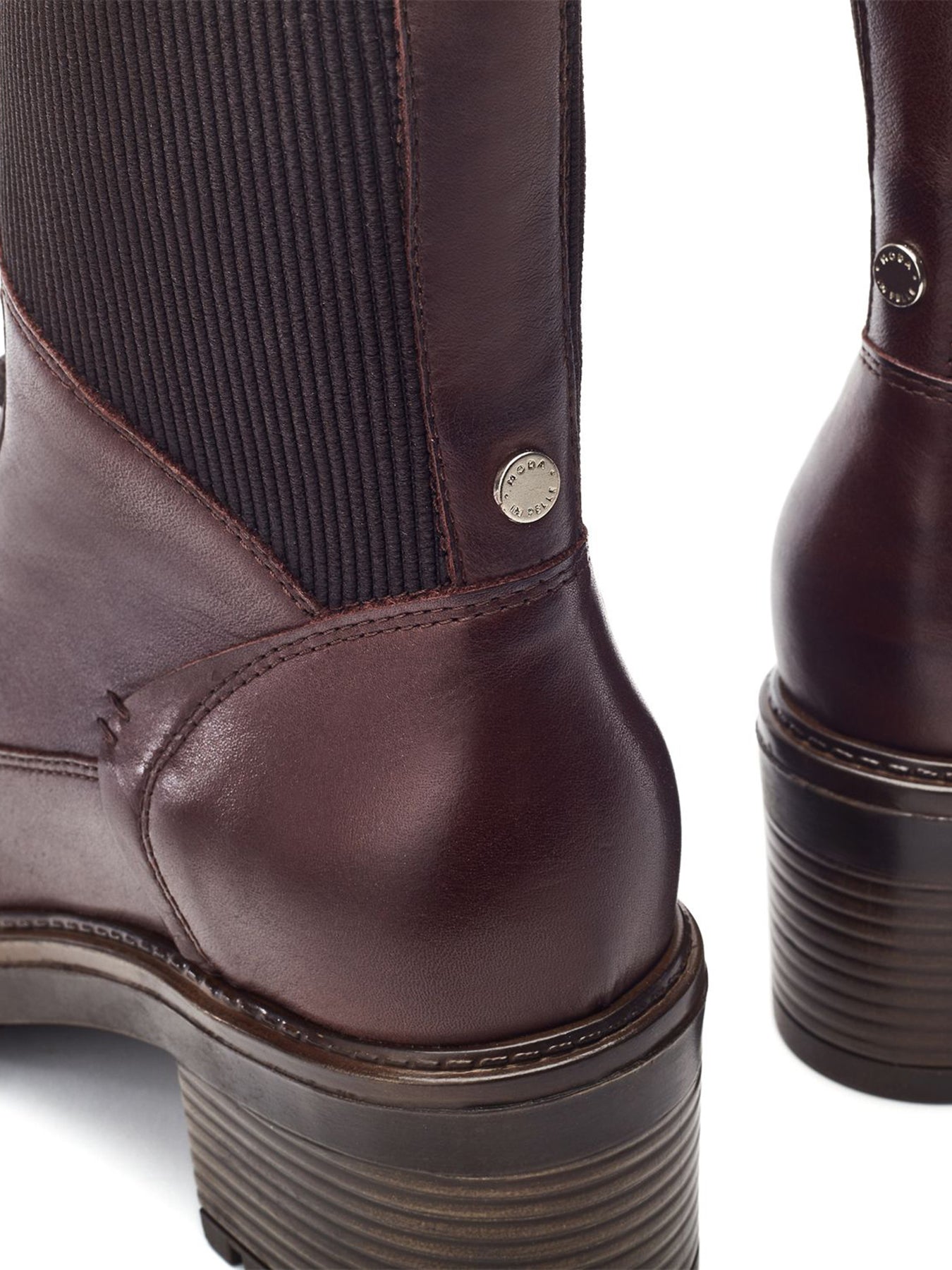 Omura Soft-Structured Boots Brown