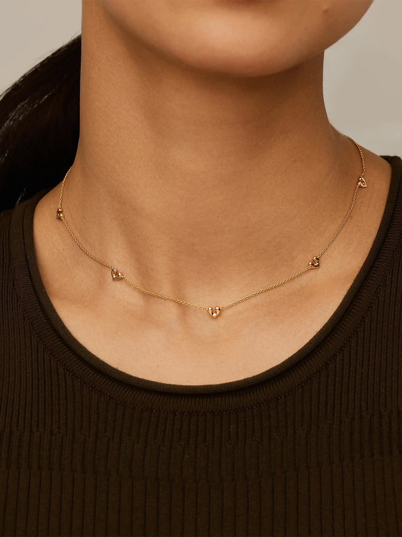 Molten Heart Mini Charm Choker Gold