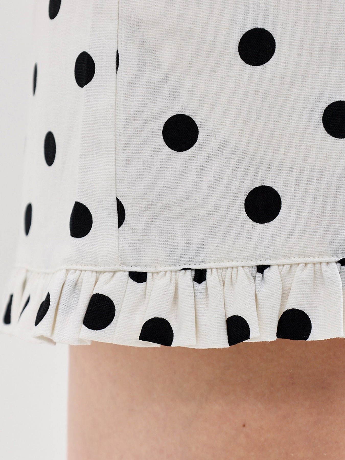 Spot Shorts Cream