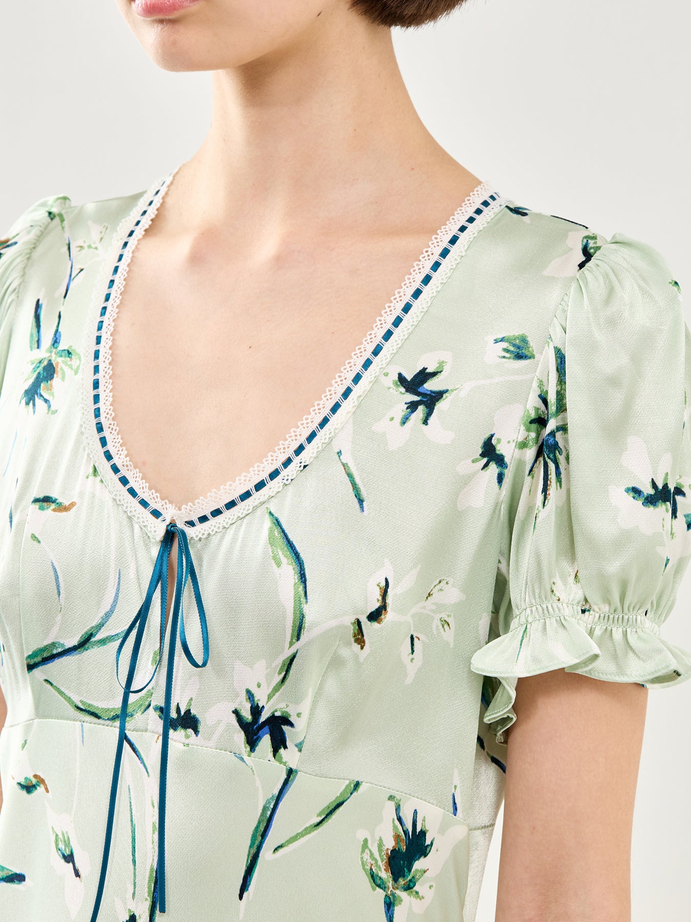 Allison Fitted Midi Dress Mint