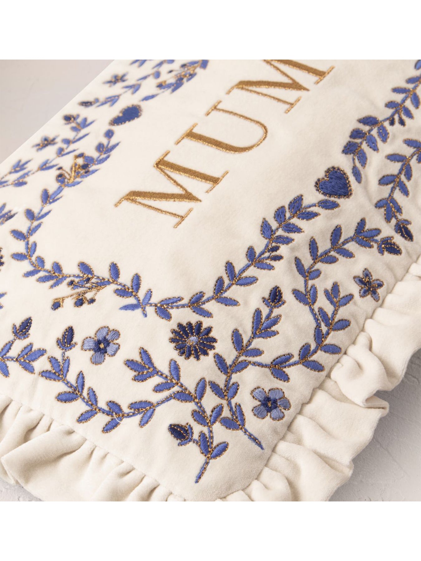 Mediterranean Garden Mum Velvet Frill Pouch Cream