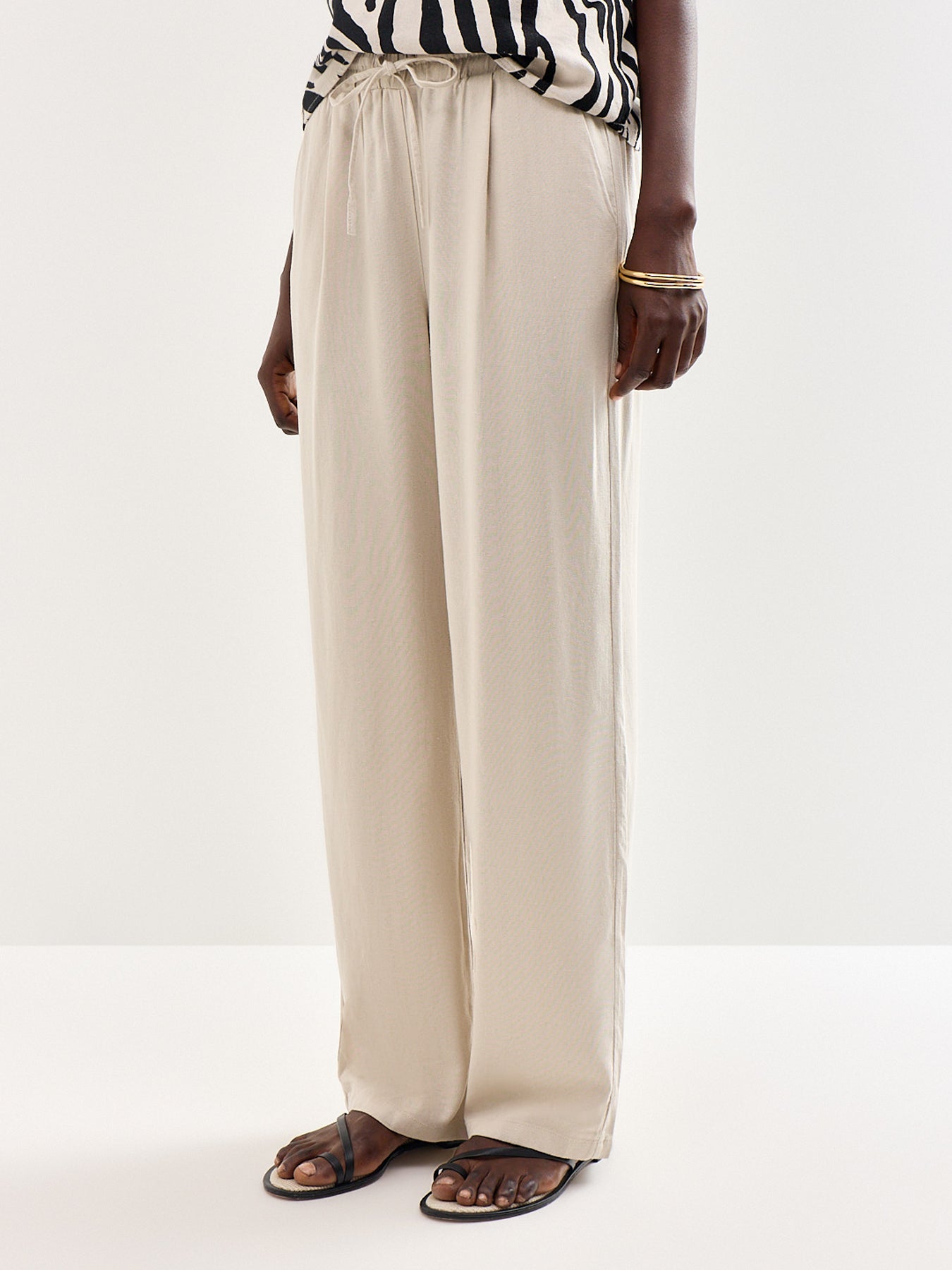 Jesmilo High Waisted Wide Leg Trousers Beige