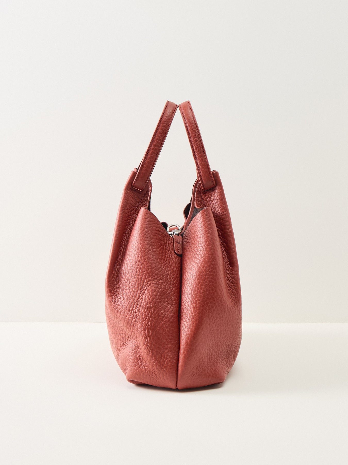 Dua Medium Leather Crossbody Red