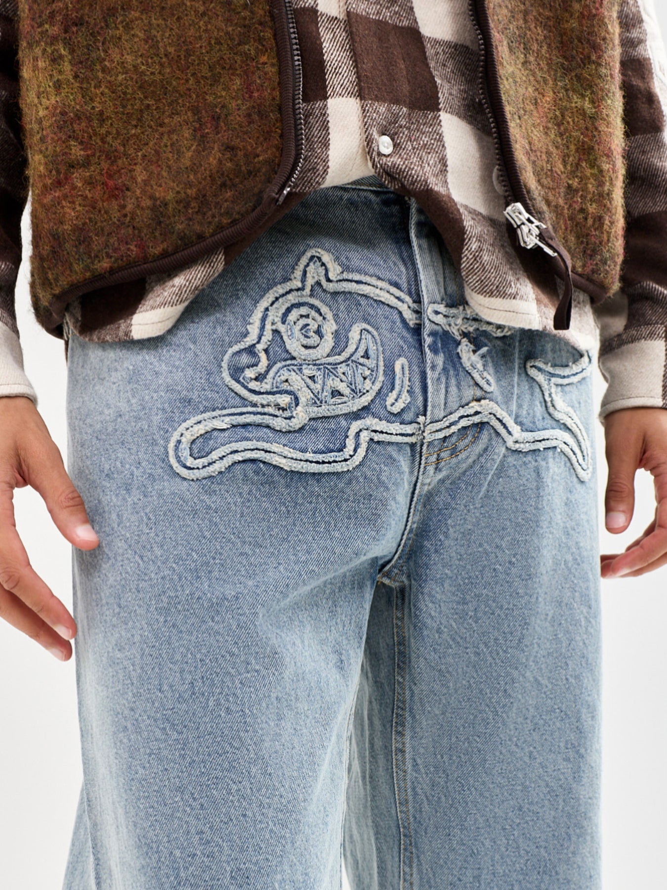 Applique Running Dog Double Scoop Denim Jeans Blue