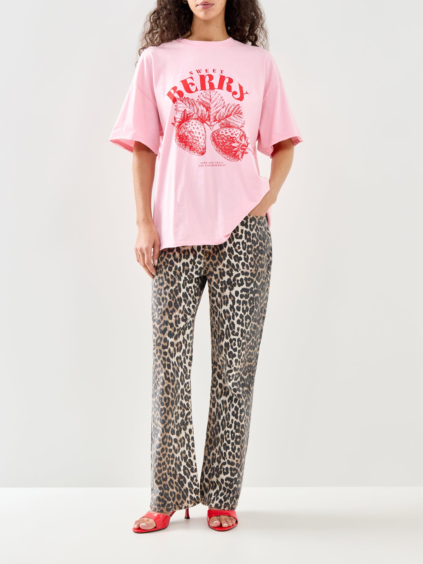 Kinna Oversized Short Sleeve Graphic T Shirt Pink