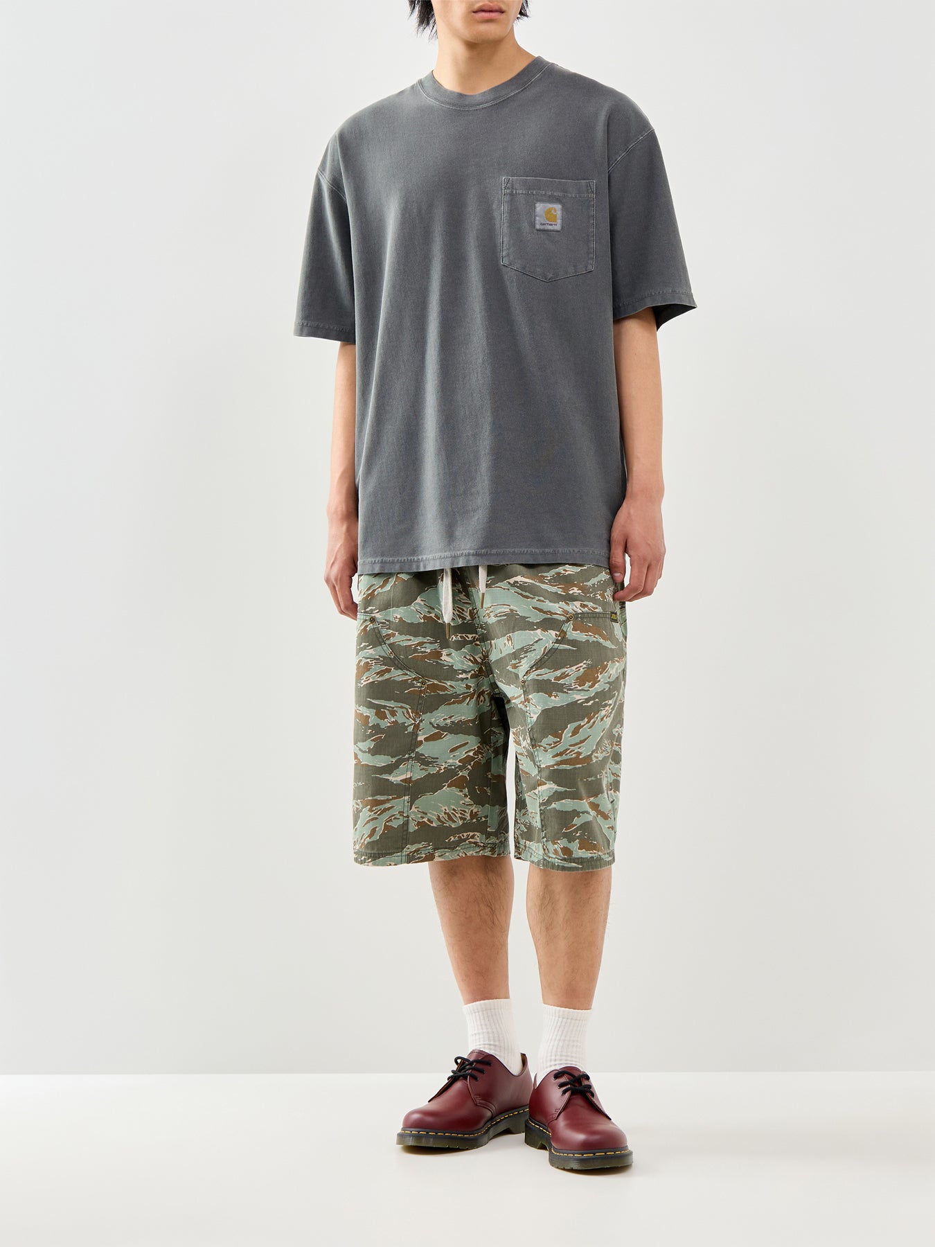 Loose Pocket T-Shirt Grey