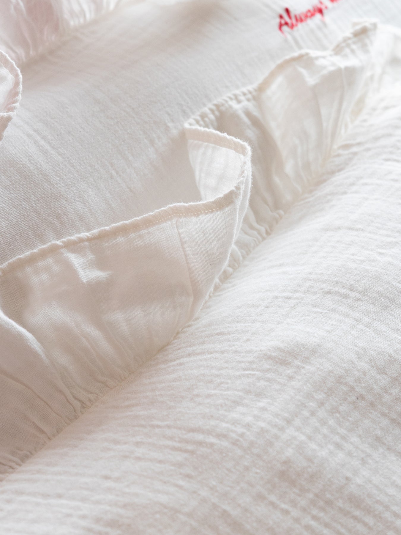 Love Note Frill Super King Duvet Set Cream