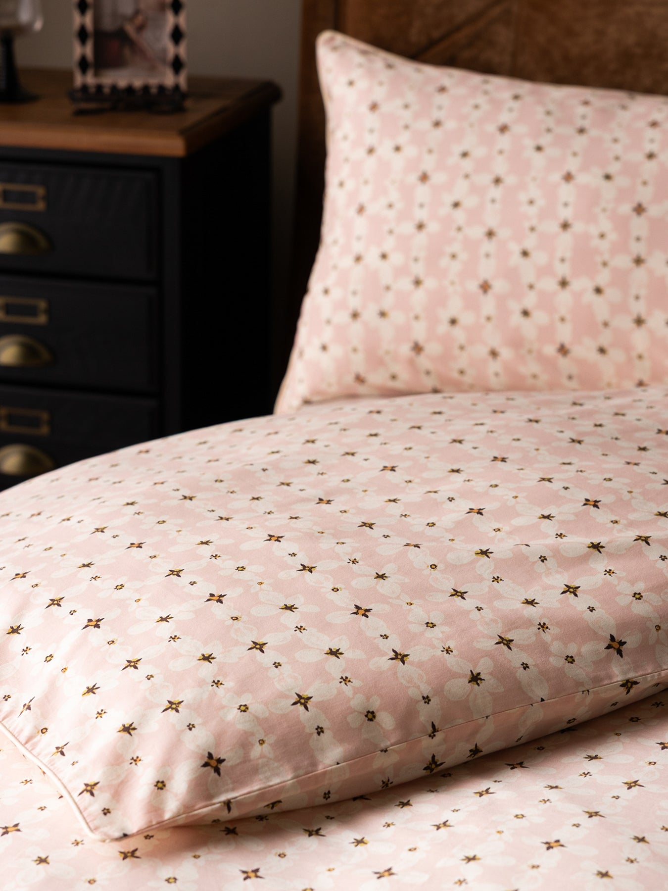 Translucent Daisy Double Duvet Set Pink