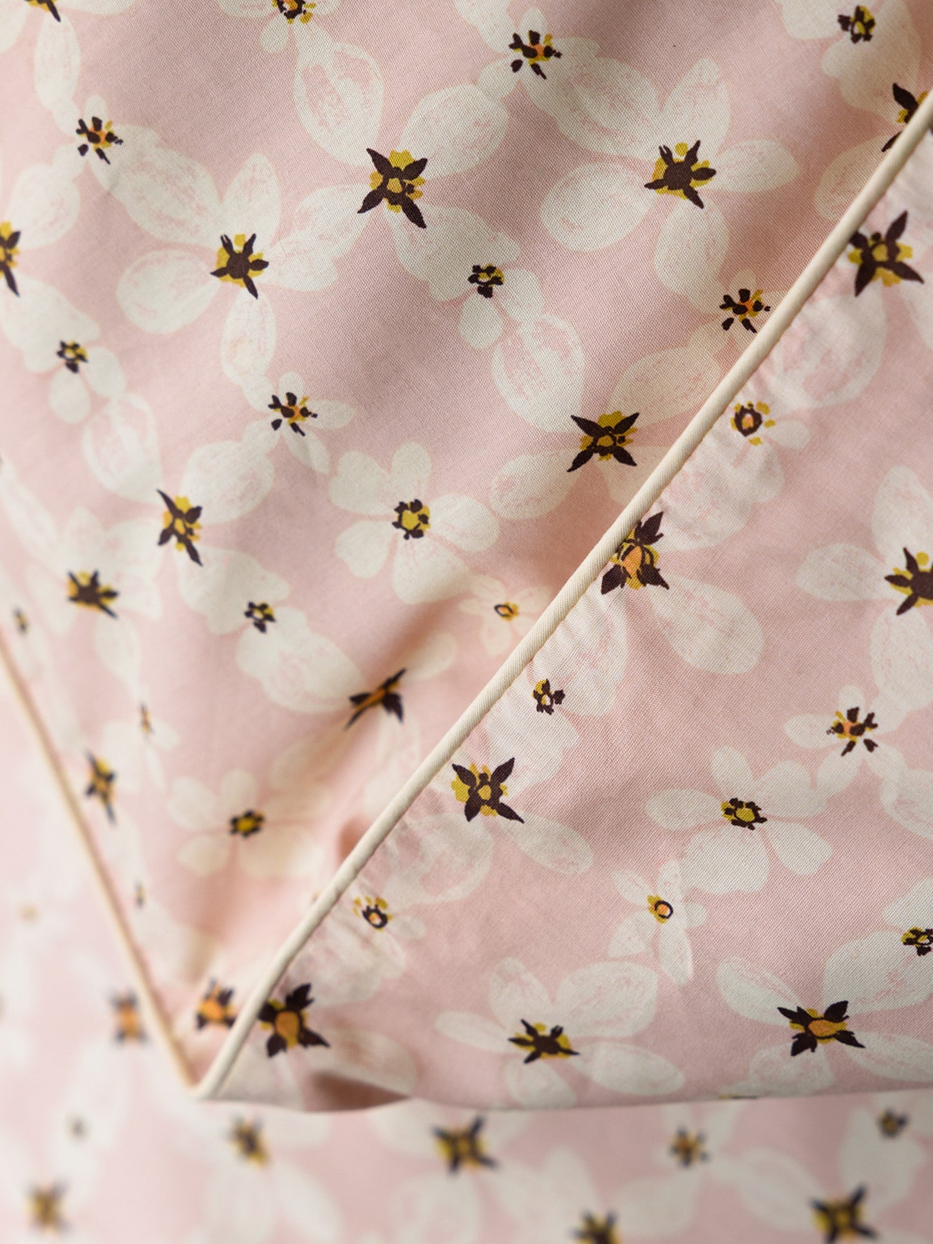 Translucent Daisy Double Duvet Set Pink