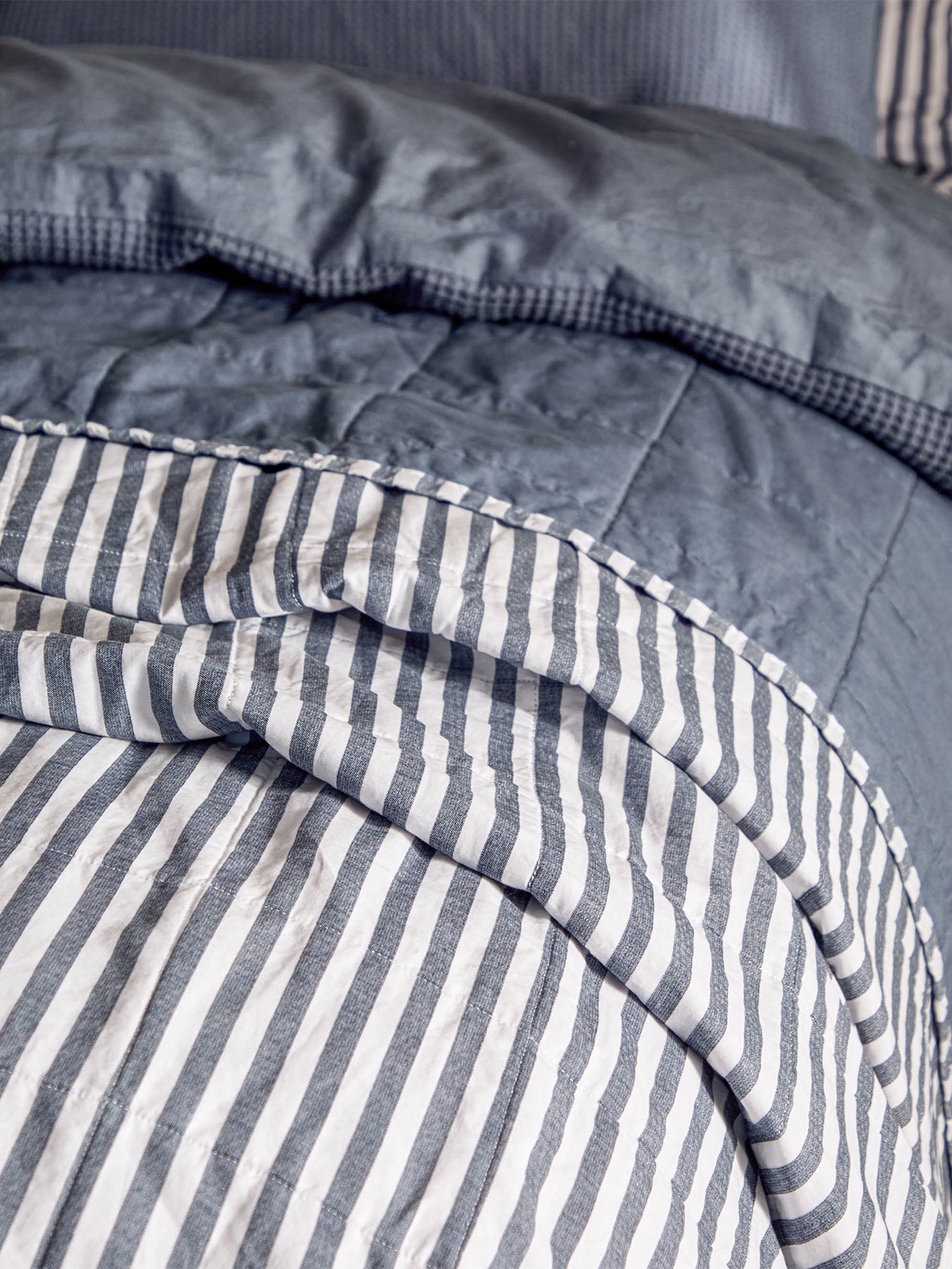 Cotton Hebden Stripe Bedspread 150 x 200cm - Navy / Denim Blue