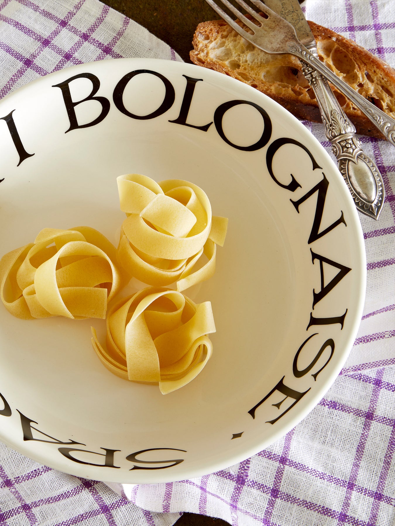Black Toast Spaghetti Bolognese Medium Pasta Bowl