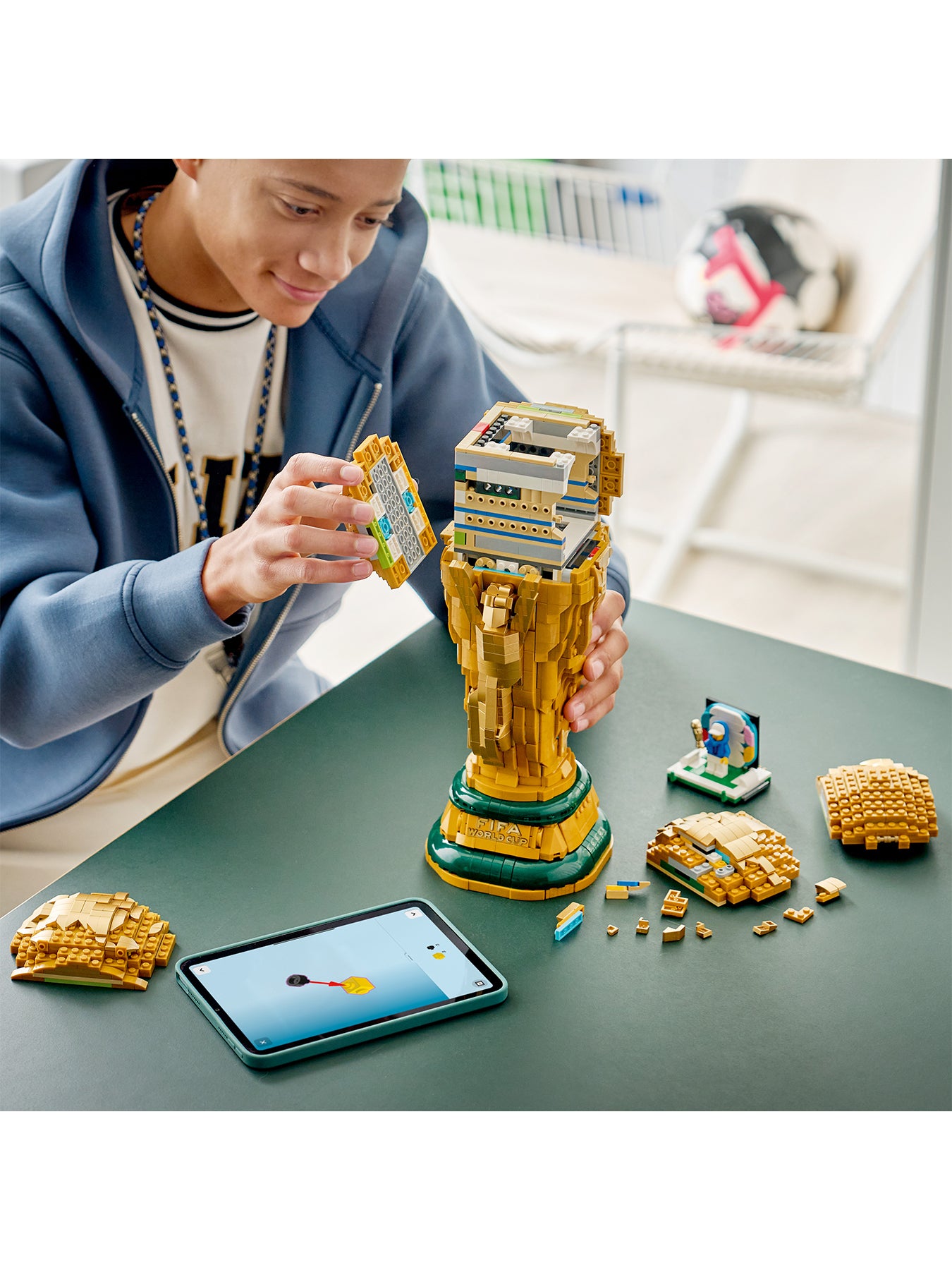 FIFA World Cup™ Official Trophy 43020