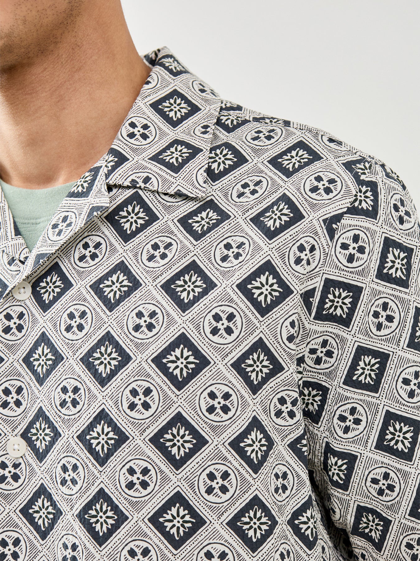 Didcot Short Sleeve Tile Print Shirt Ecru Black