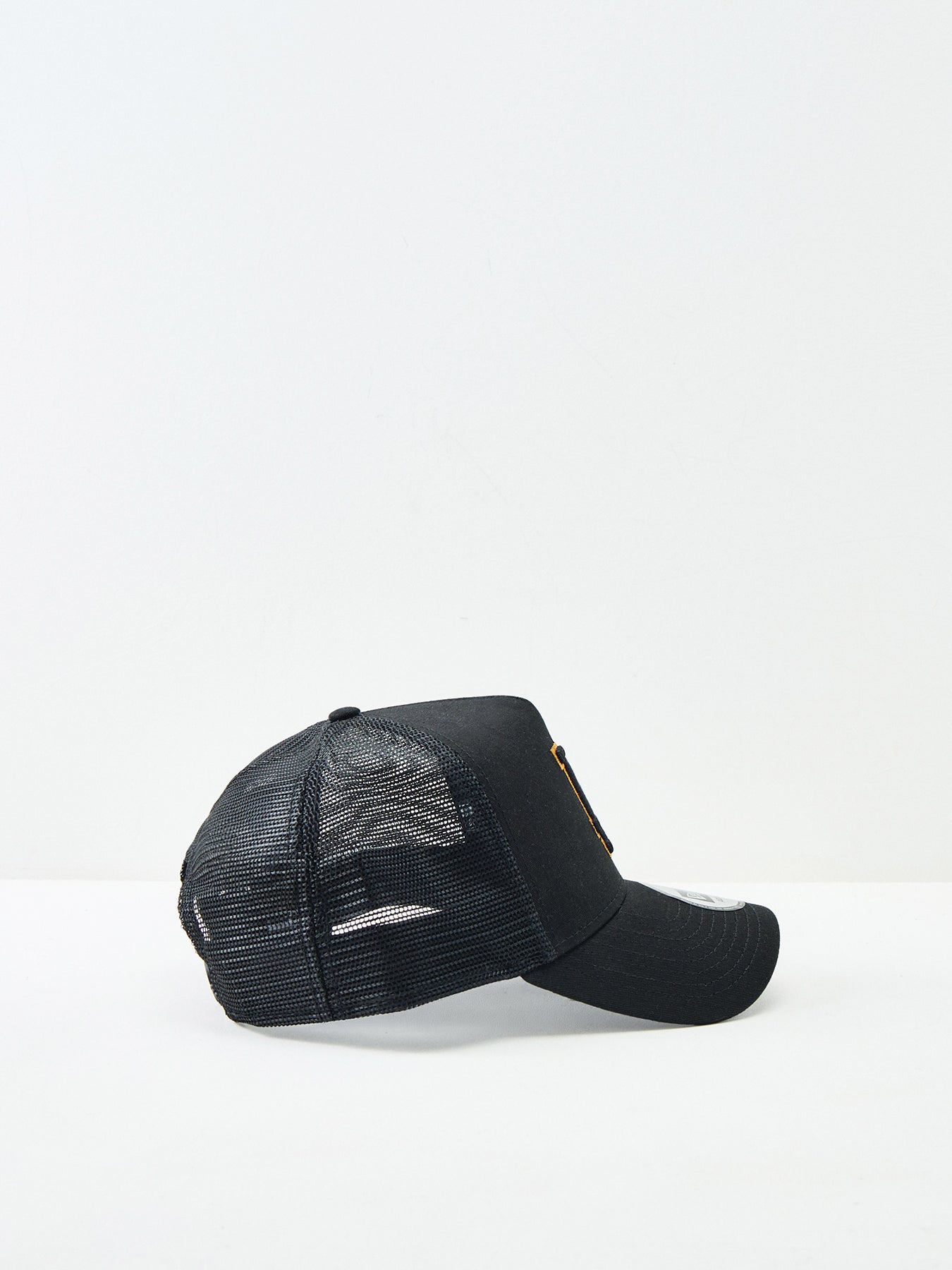 Outline Trucker Cap Black