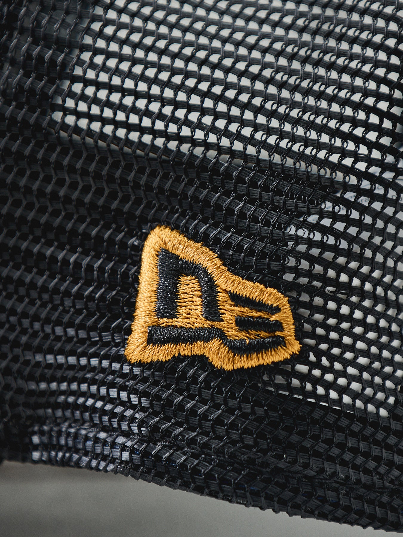 Outline Trucker Cap Black