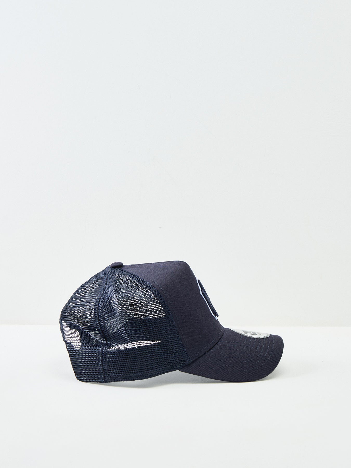 Outline Trucker Cap Navy