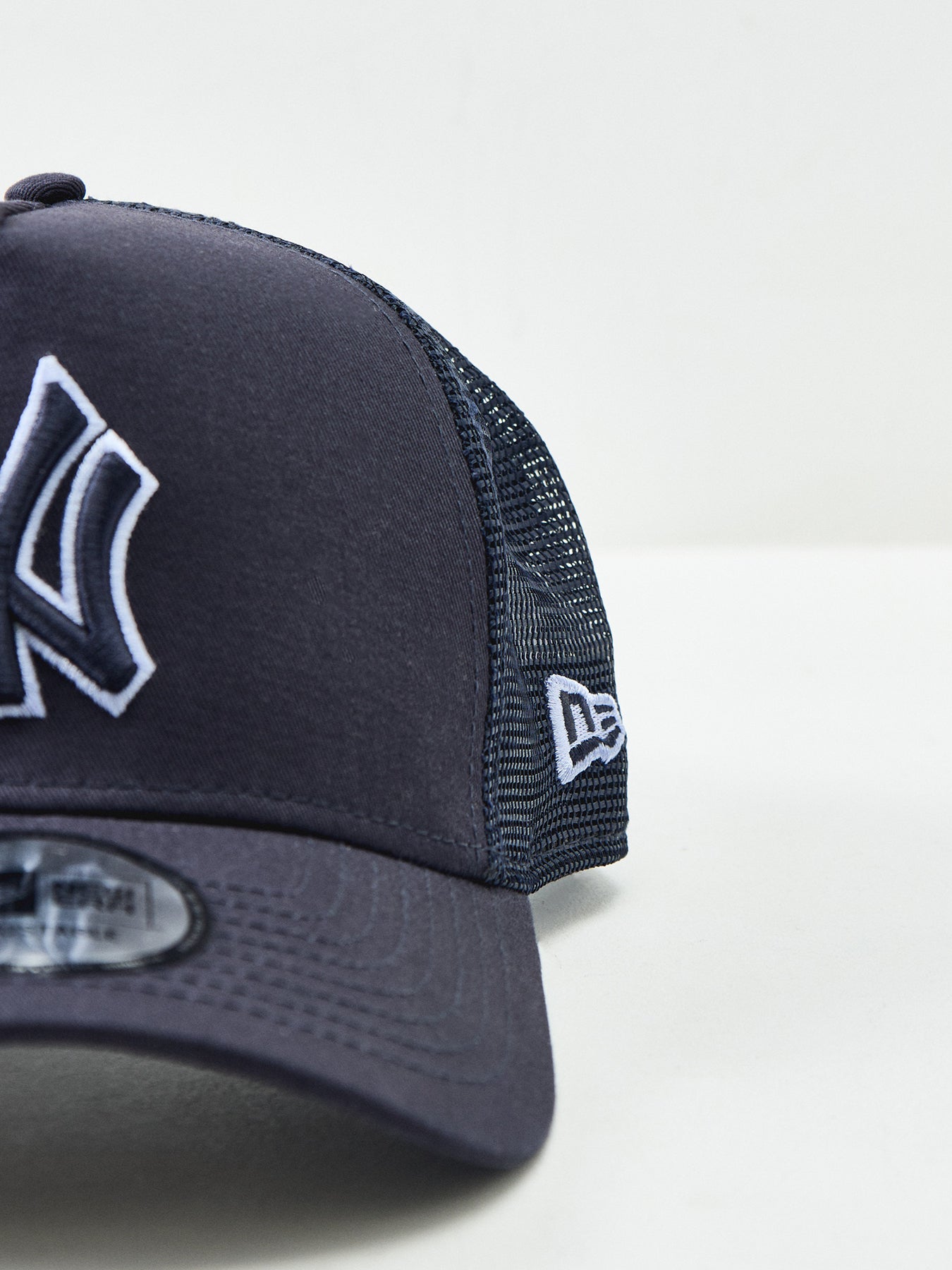Outline Trucker Cap Navy