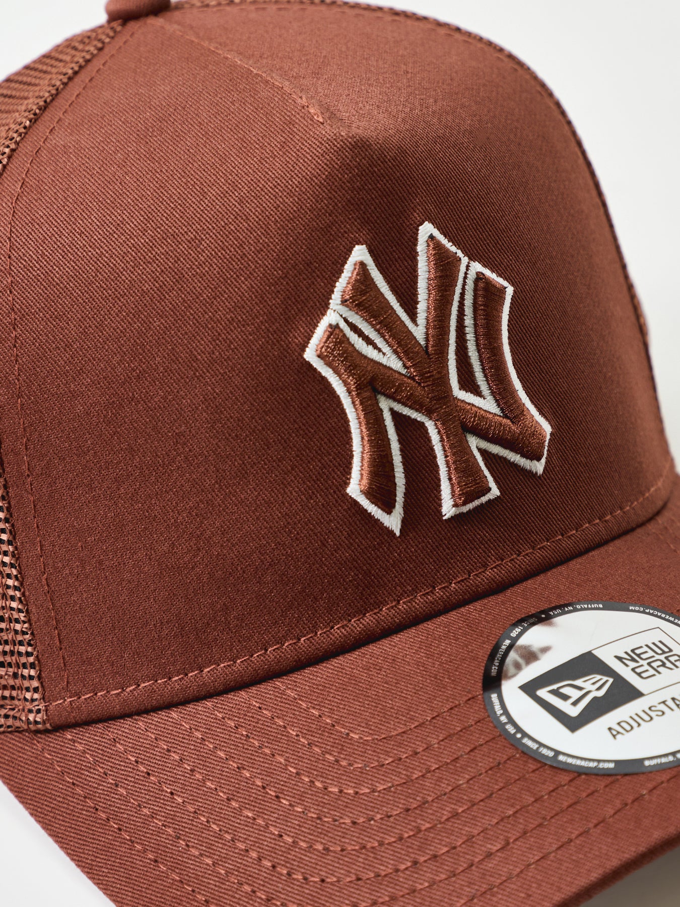 Outline Trucker New York Yankees Cap Brown