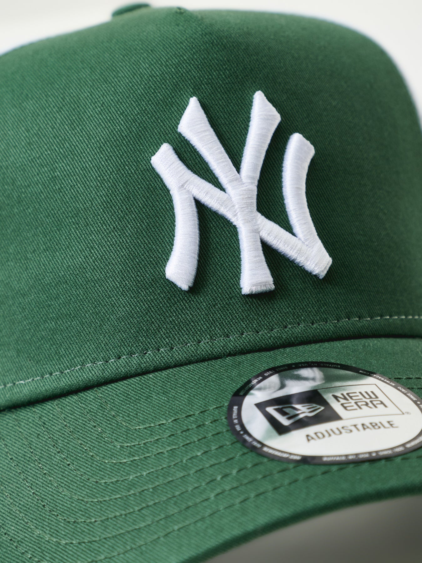 League Essential Trucker New York Yankees Cap Green