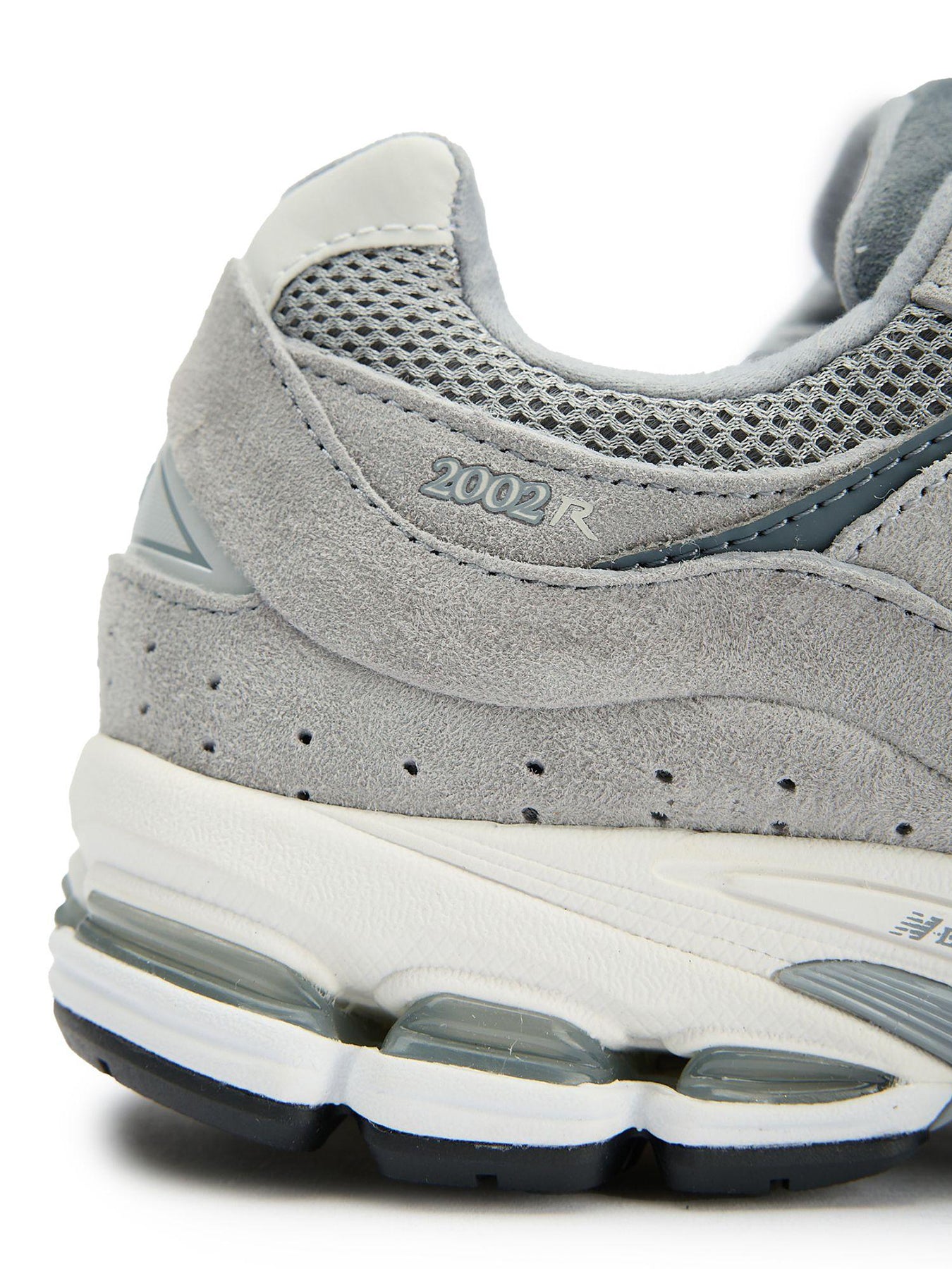 2002R Trainers Grey