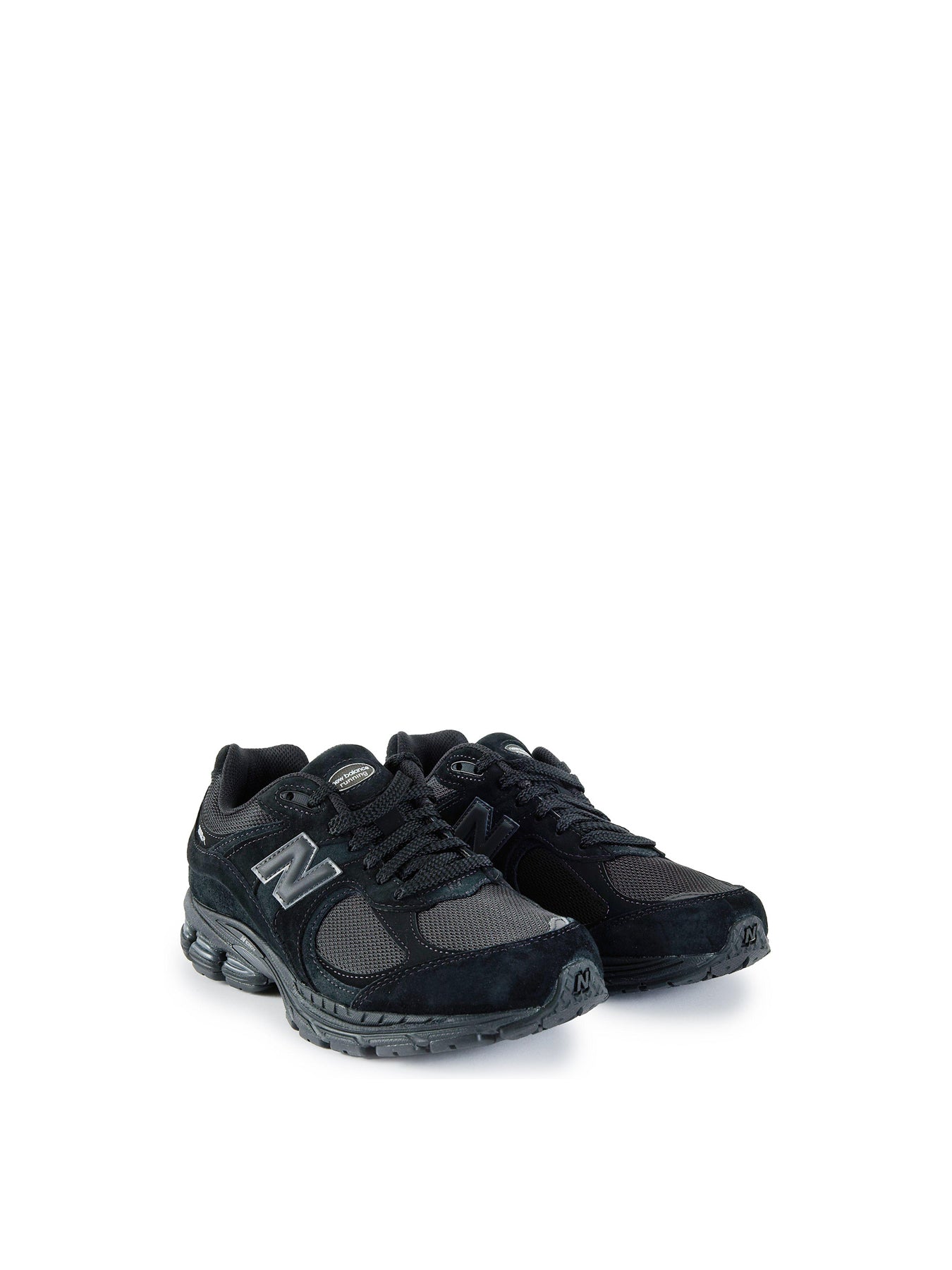 2002R Trainers Black