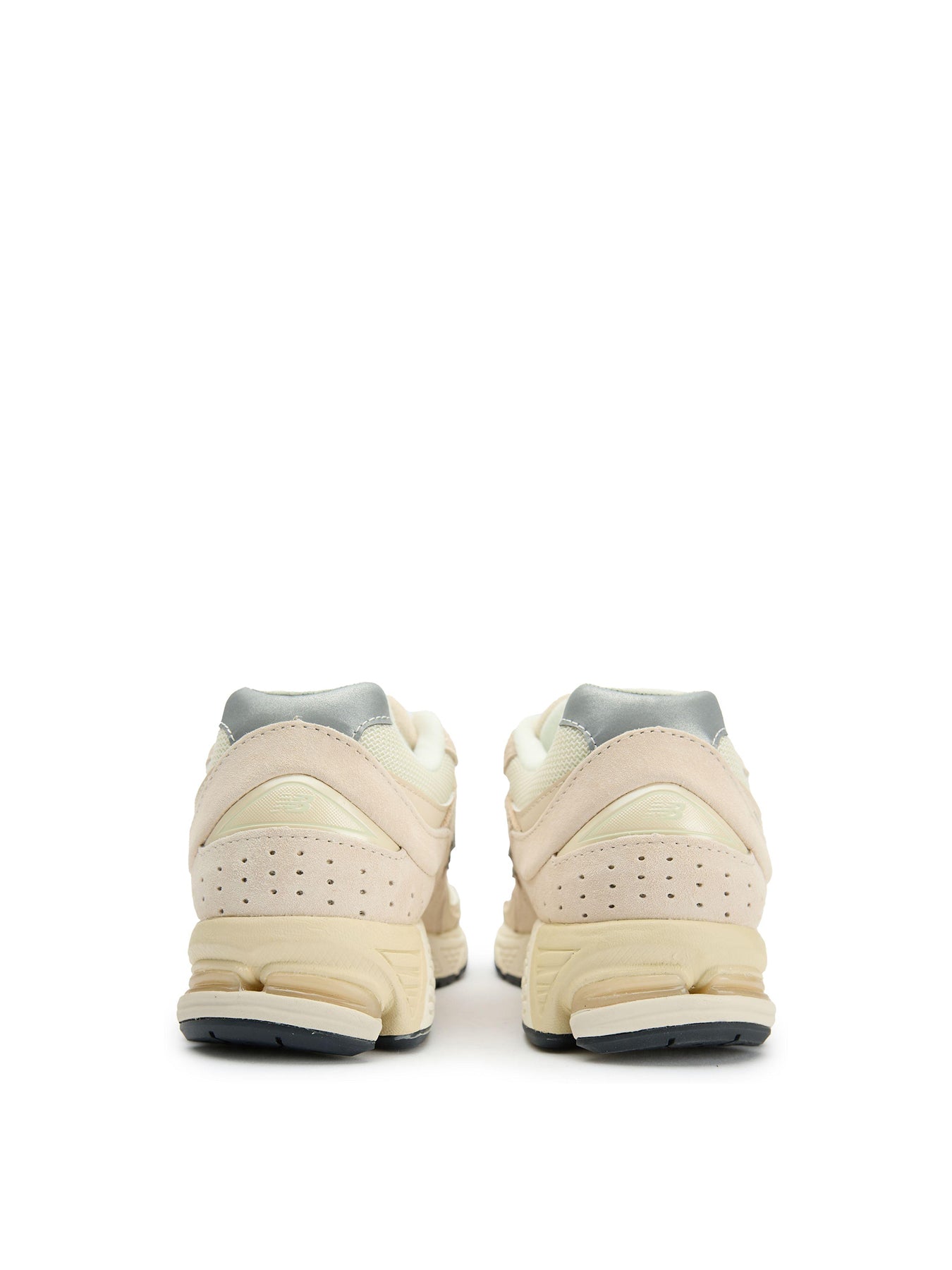 Womens NEW BALANCE 2002r Suede Trainers Natural/white