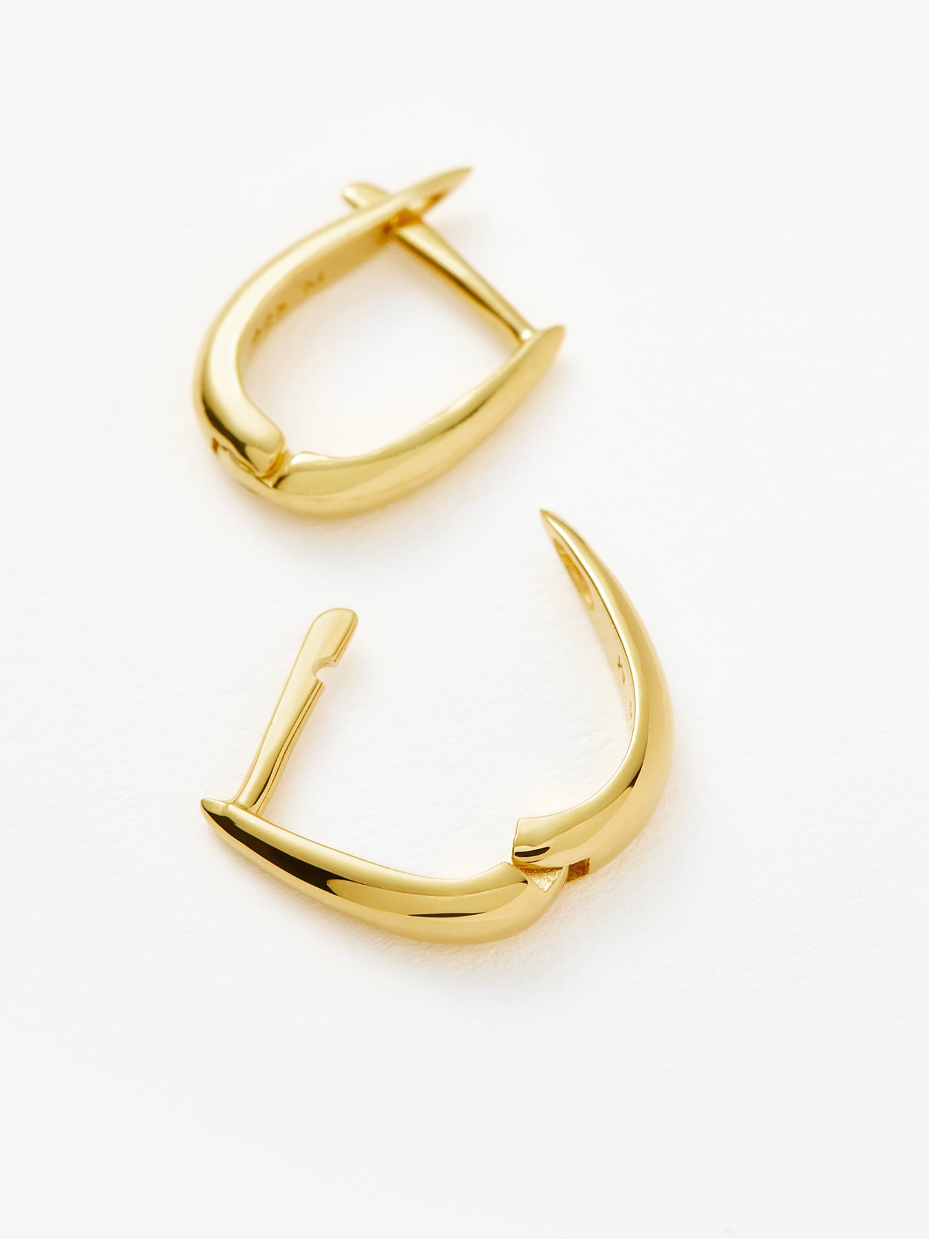 Claw Huggie Earrings Gold