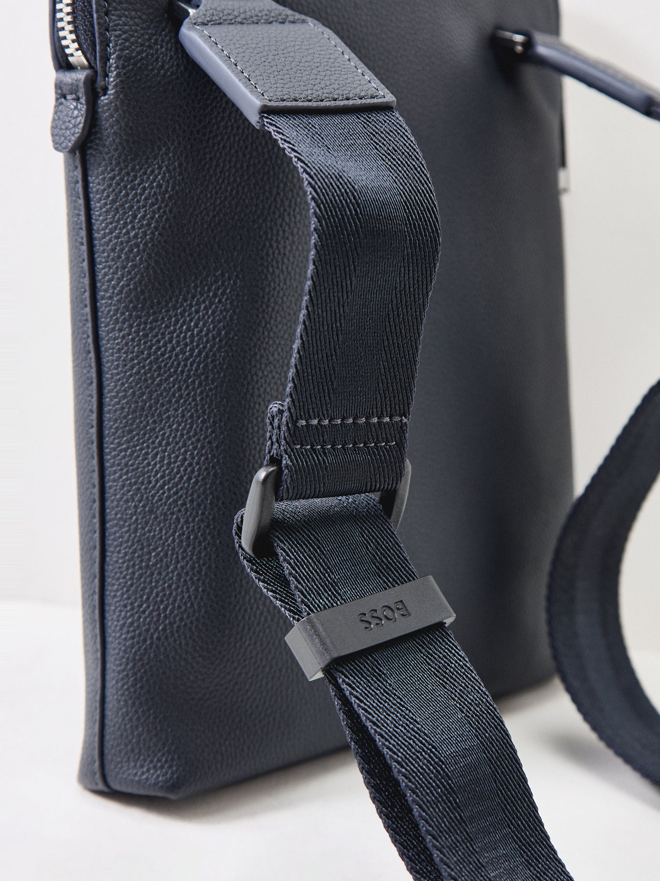 Ray Zip Envelope Crossbody Bag Navy