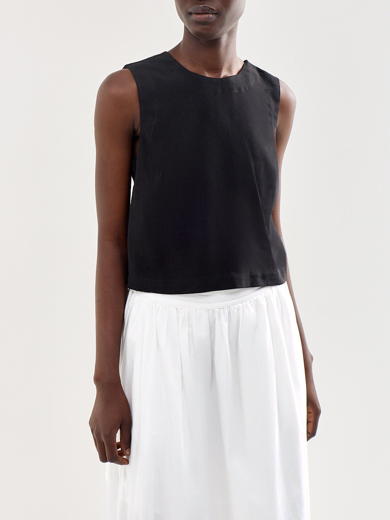 Twist Back Shell Top Black