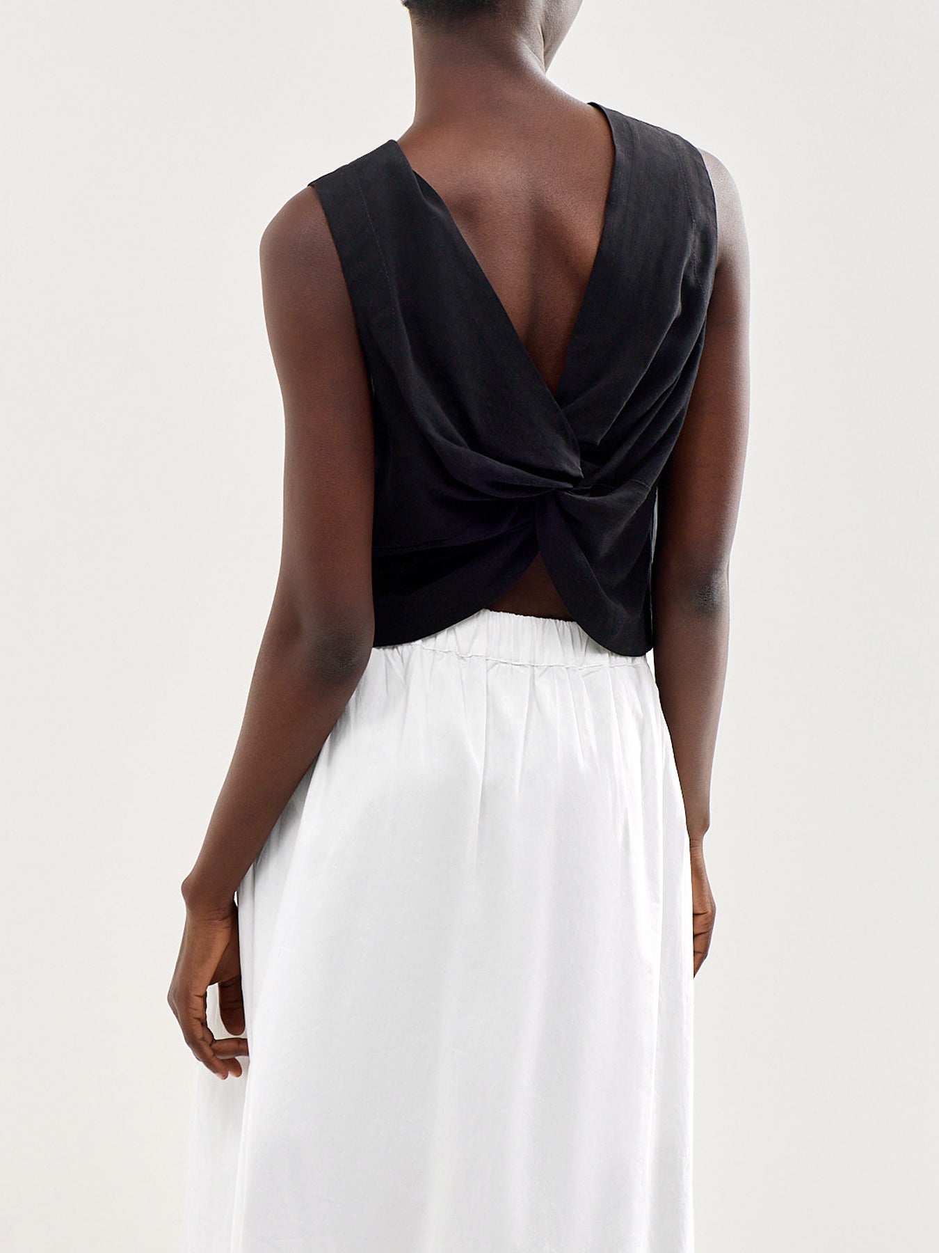 Twist Back Shell Top Black