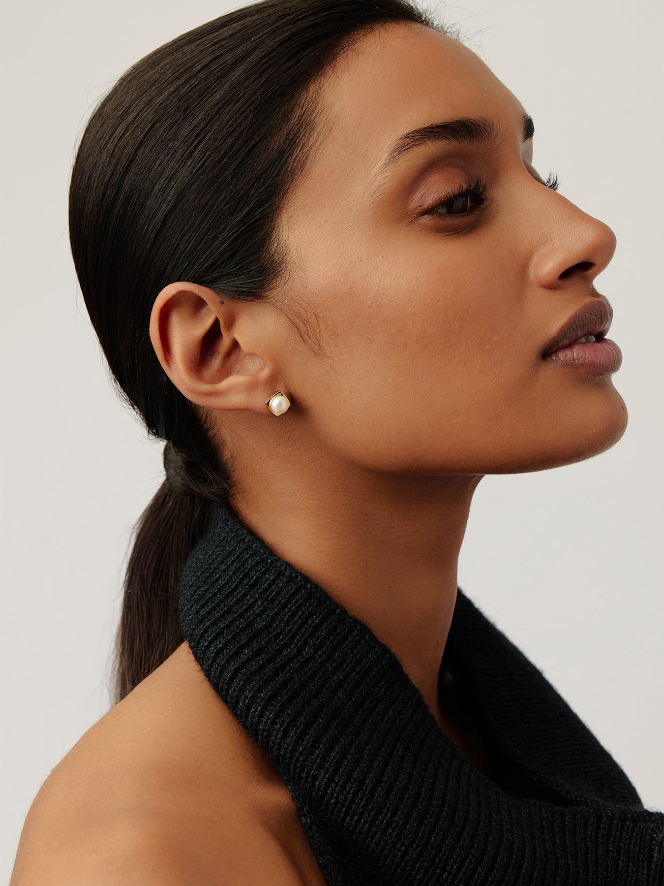Button Pearl Square Stud Earrings Gold