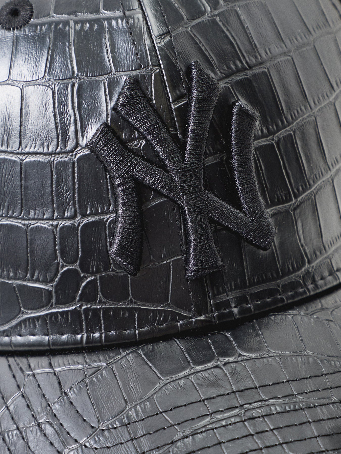 Female Pattern PU 9FORTY NY Yankees Cap Black