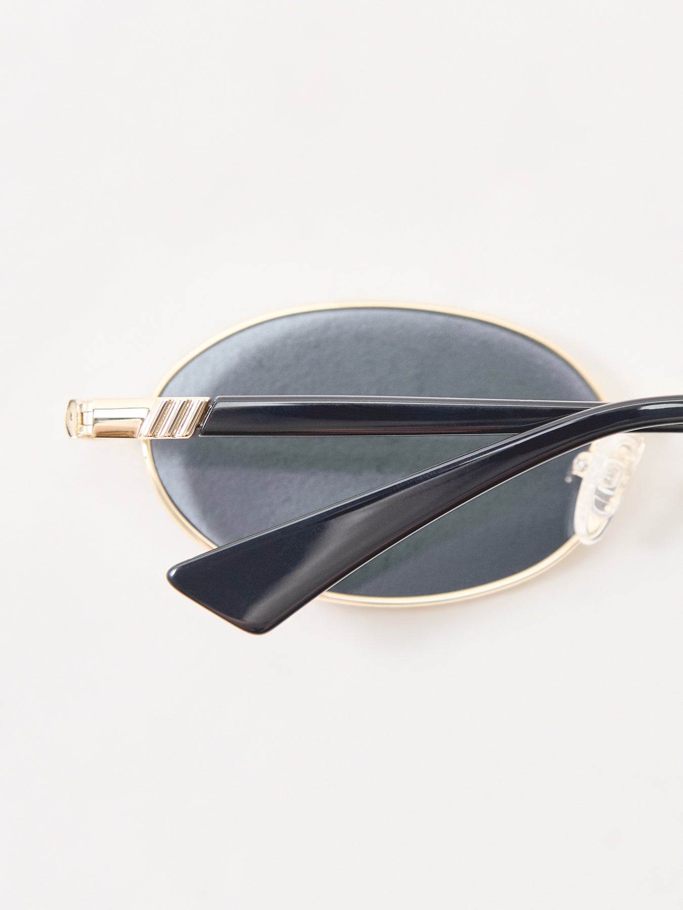Icicle Oval Sunglasses Blue