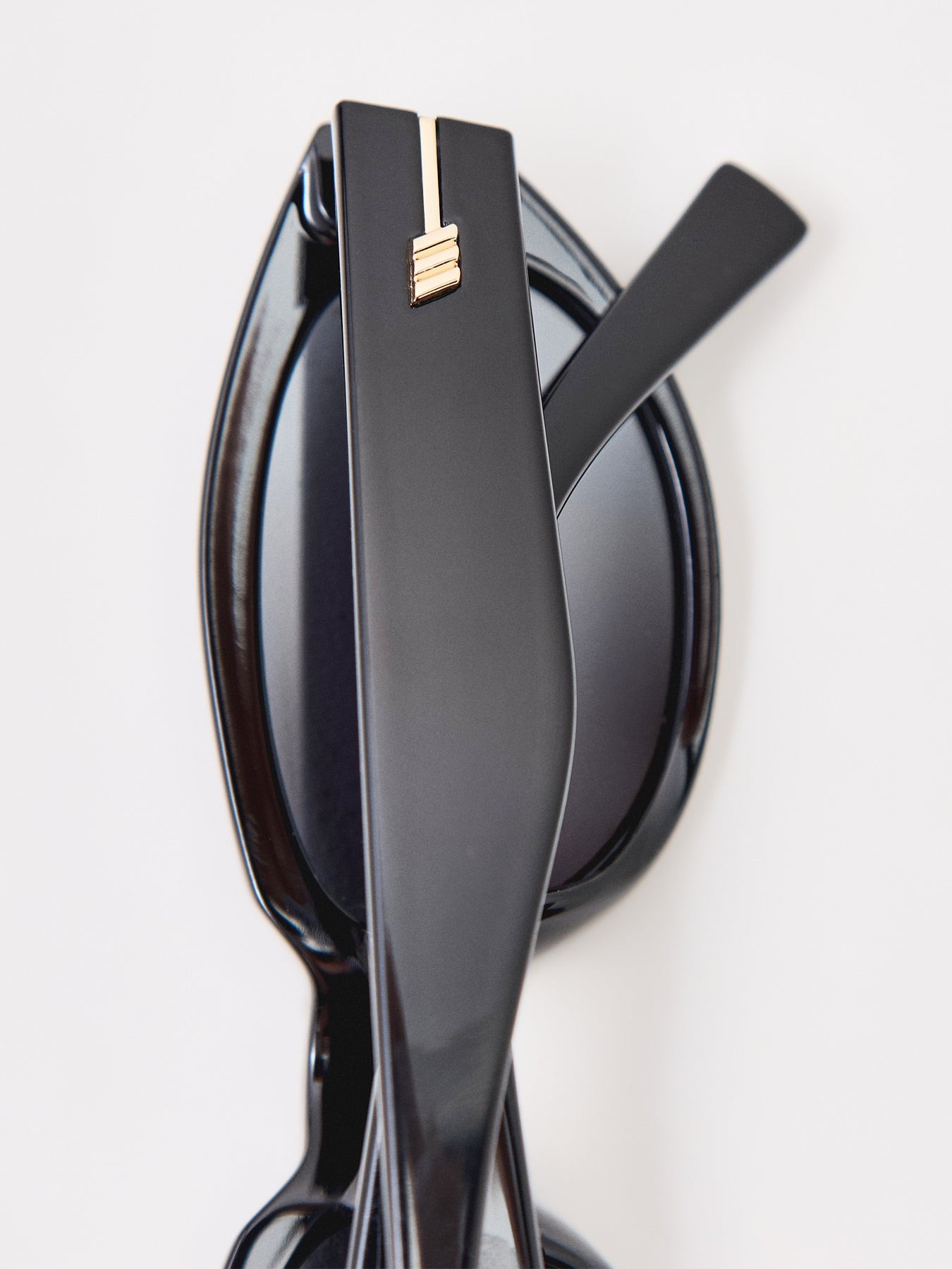 Le Bijou Oval Sunglasses Black