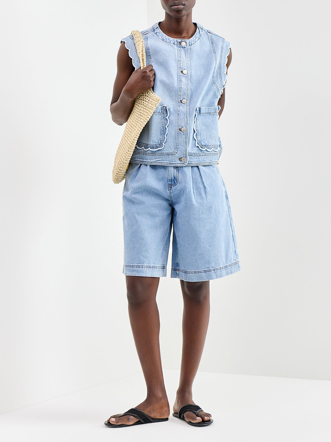 Gaspare Bermuda Shorts Blue