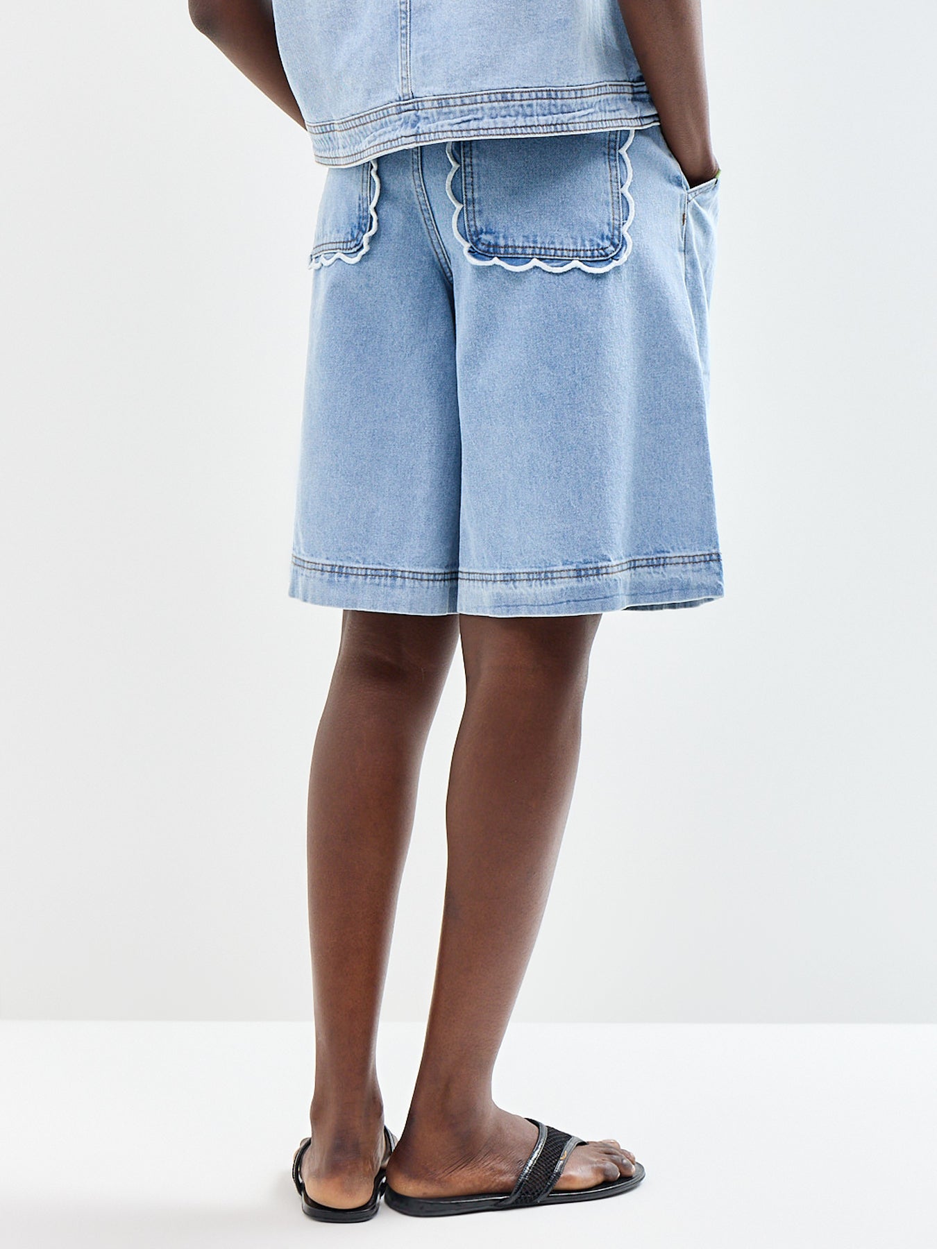 Gaspare Bermuda Shorts Blue