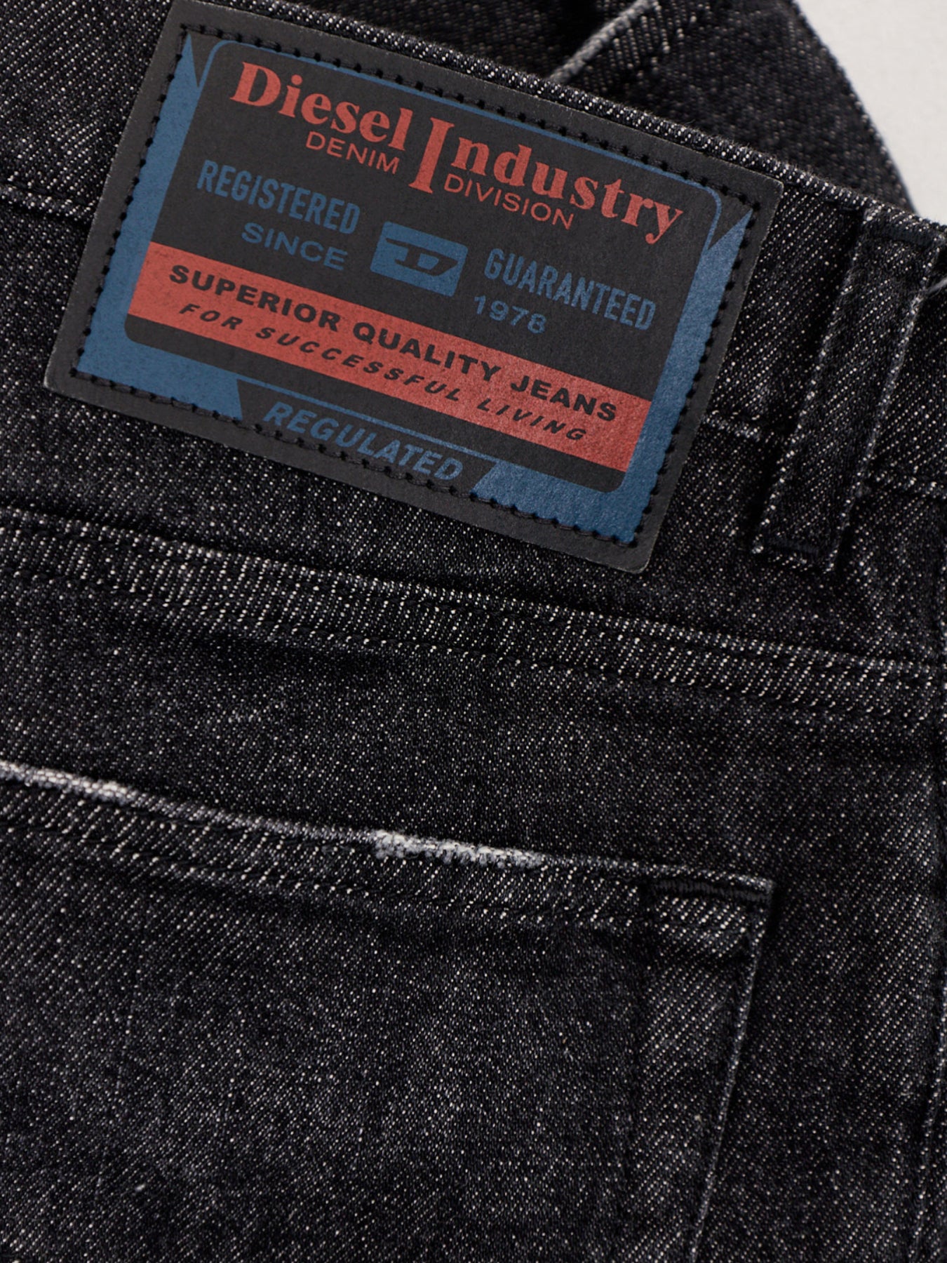 2023 D-FINITIVE Tapered Fit Jeans Dark Grey