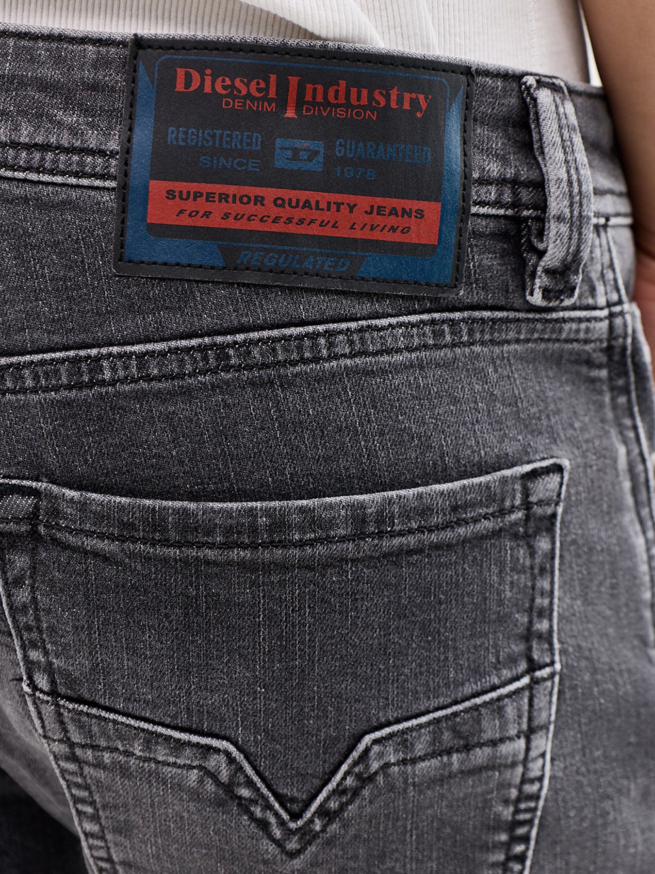 1985 LARKEE Tapered Fit Jeans Grey