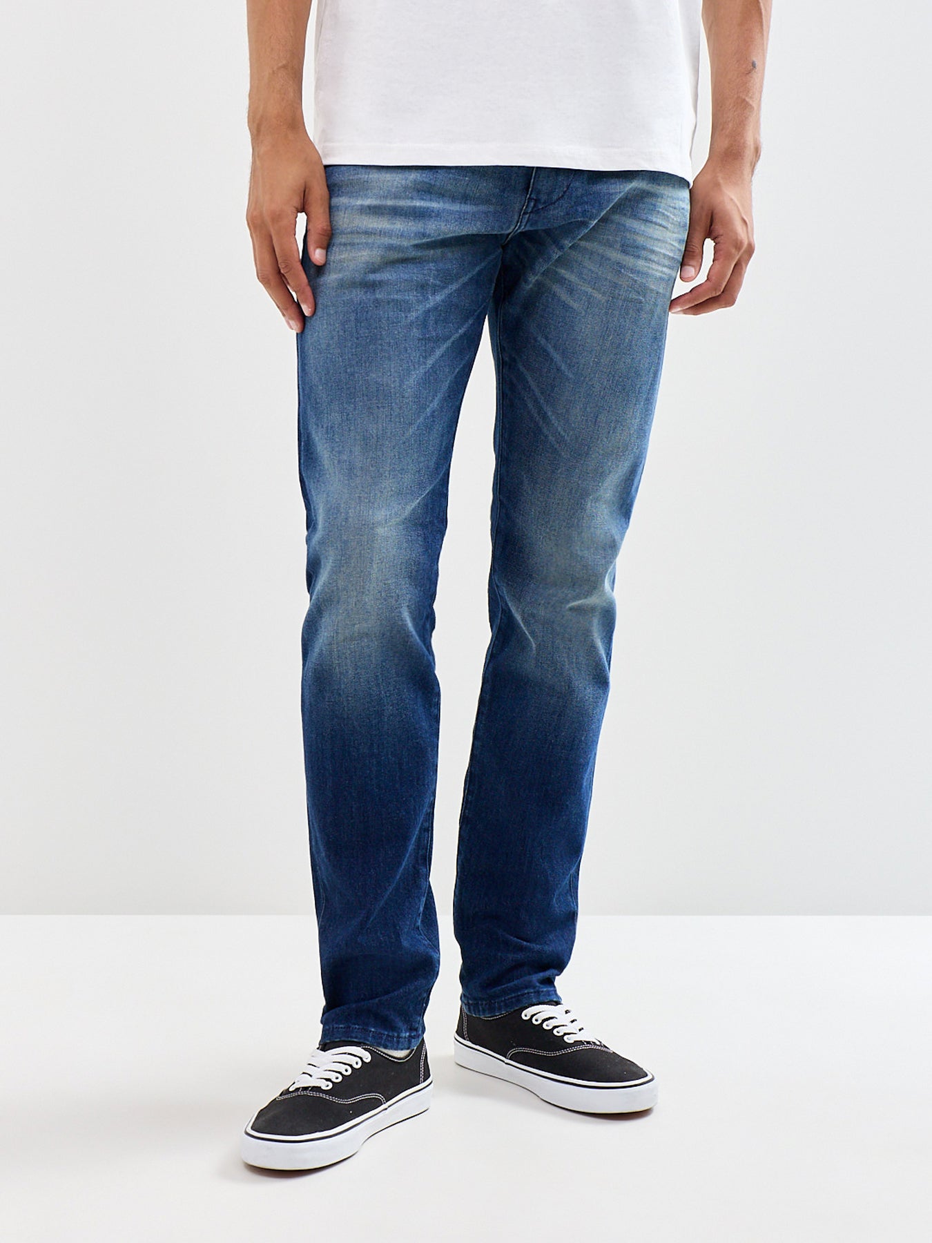 2019 D Strukt Slim Fit Jeans