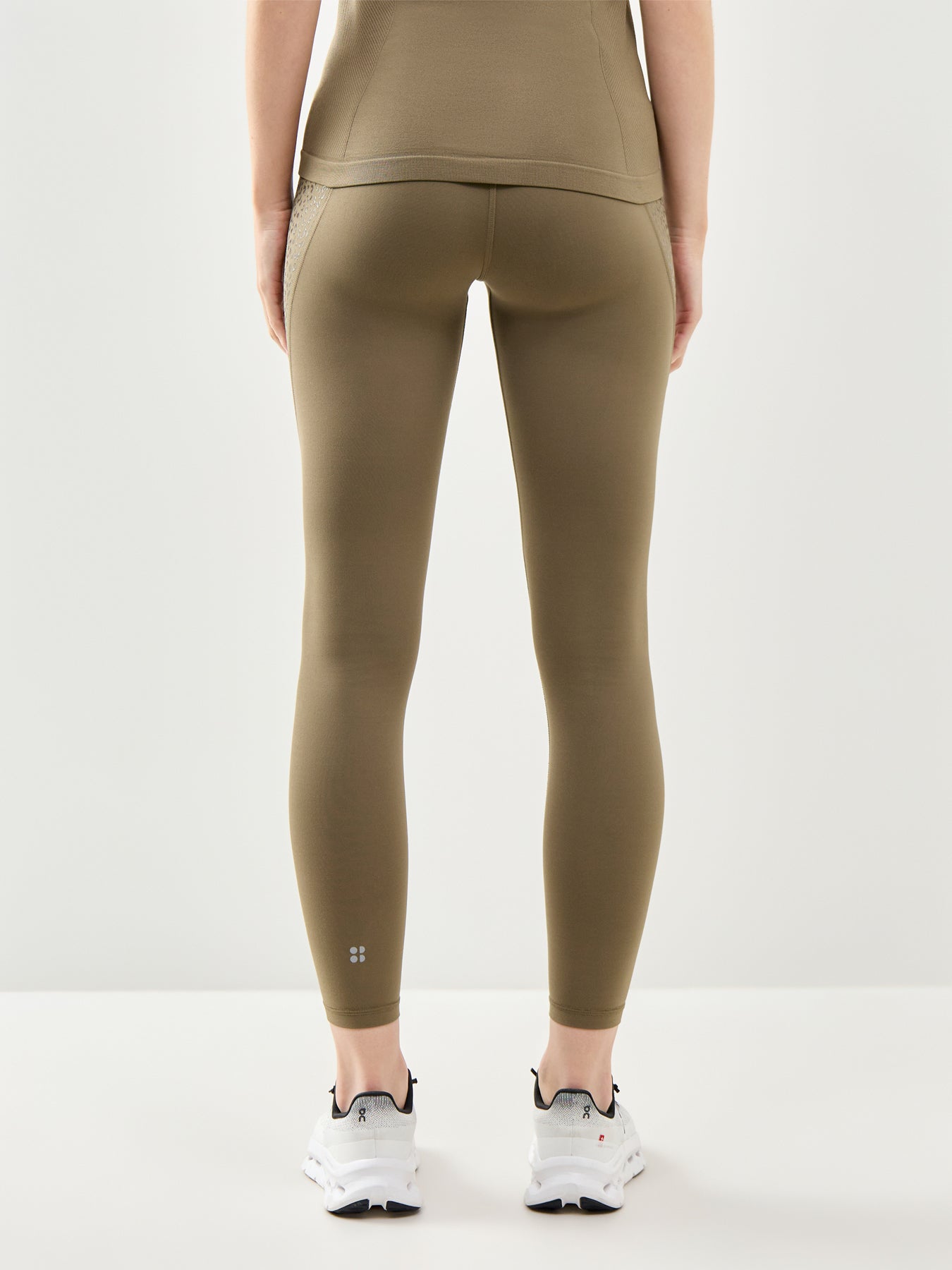Ultimate Studio 7/8 Grippy Leggings Khaki