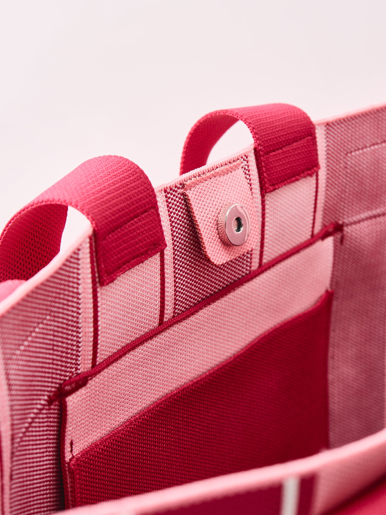 Knitted Stripe Tote Bag Pink