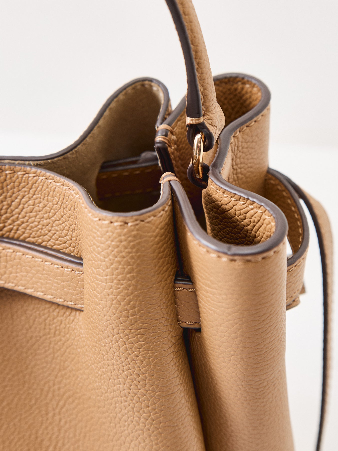 Romy Medium Bucket Bag Tan