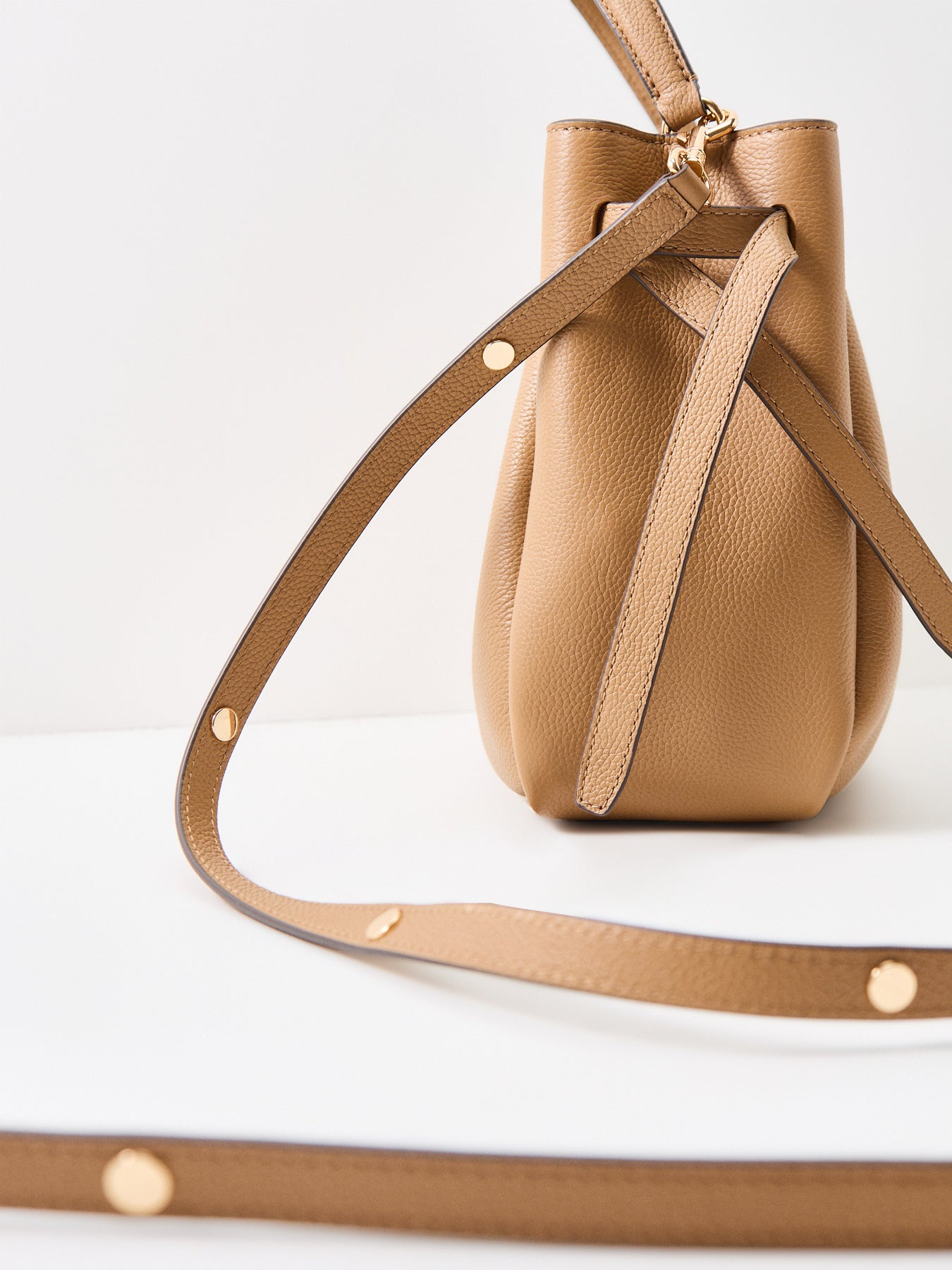 Romy Medium Bucket Bag Tan