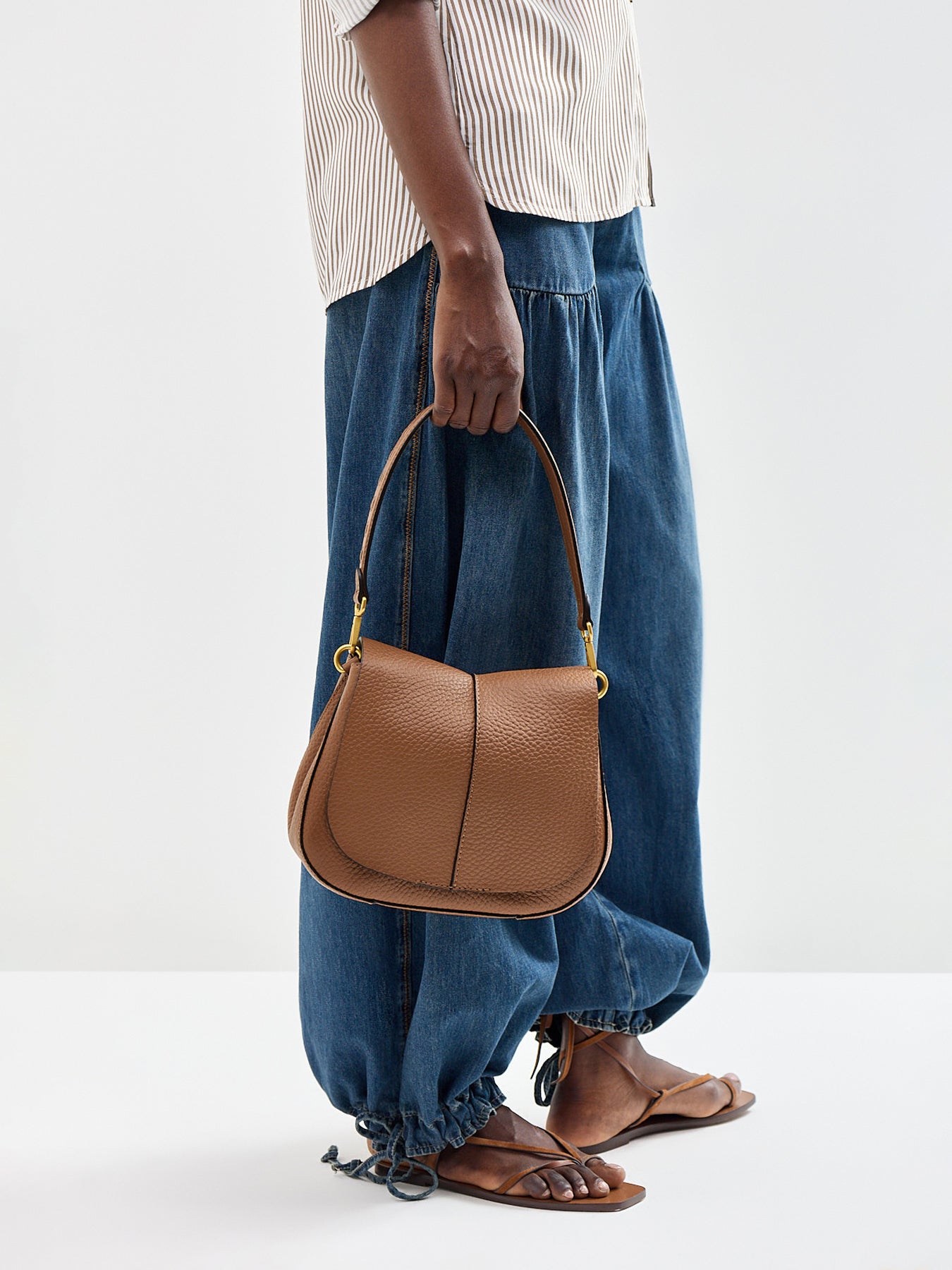 New Helena Round Large Tote Bag Tan